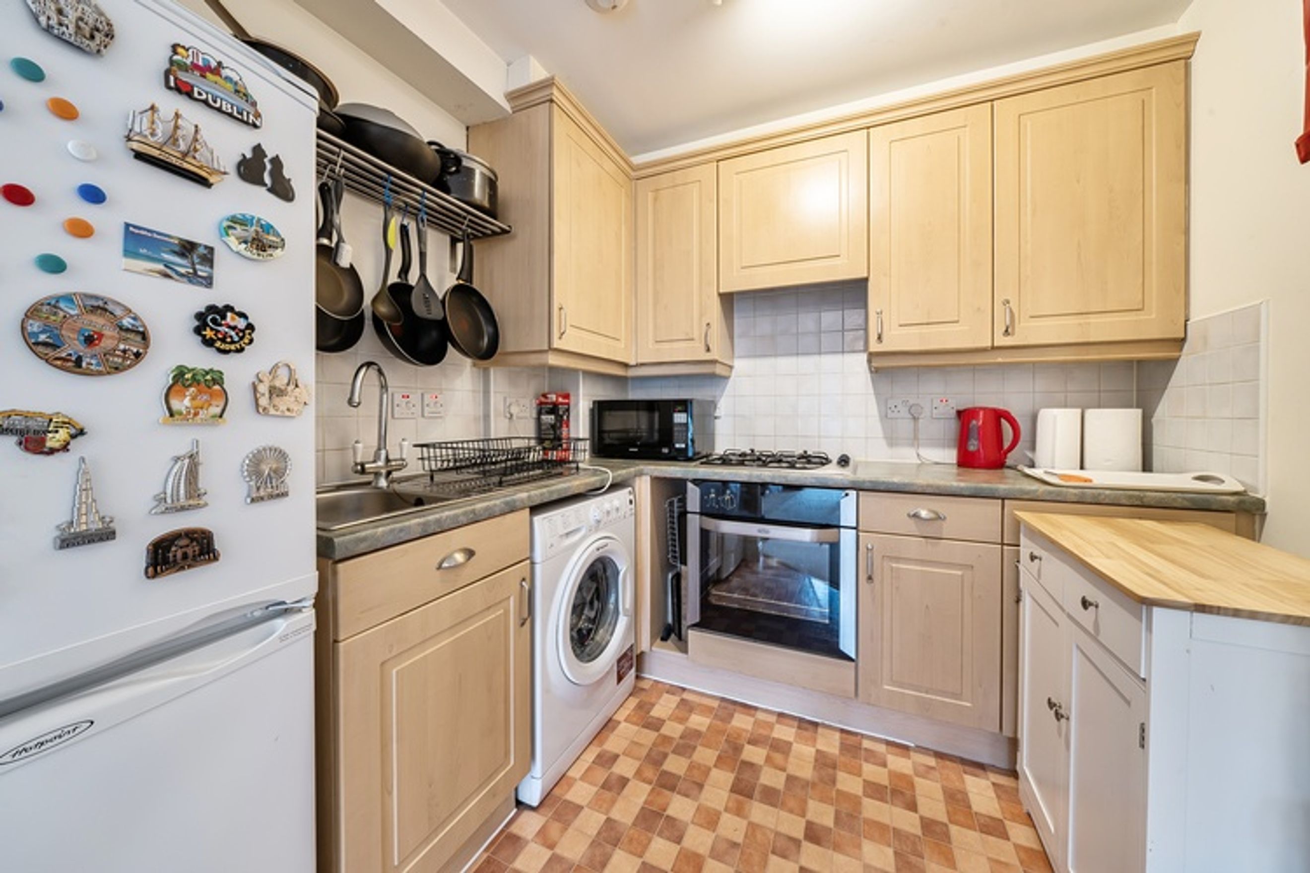 Property photo 8 of 15 for Charman House, 2 Bristowe Close