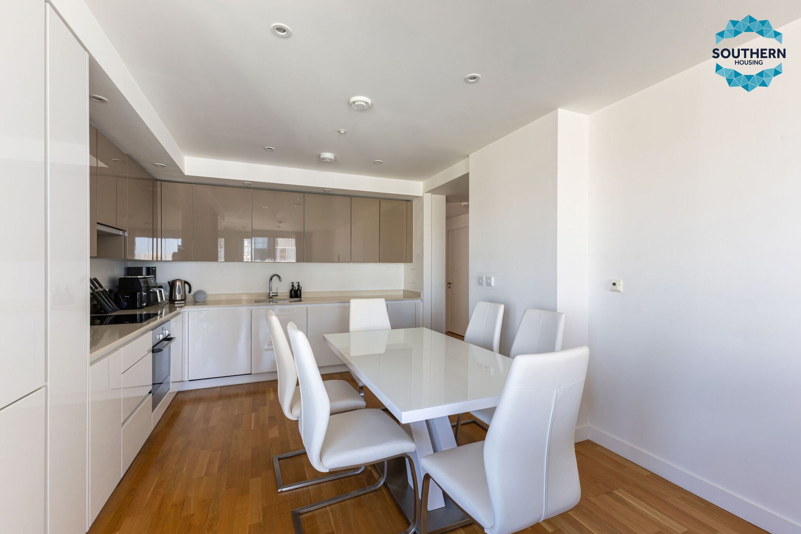 Property photo 10 of 26 for Flat 40 Chroma Mansions, 14 Penny Brokes Street