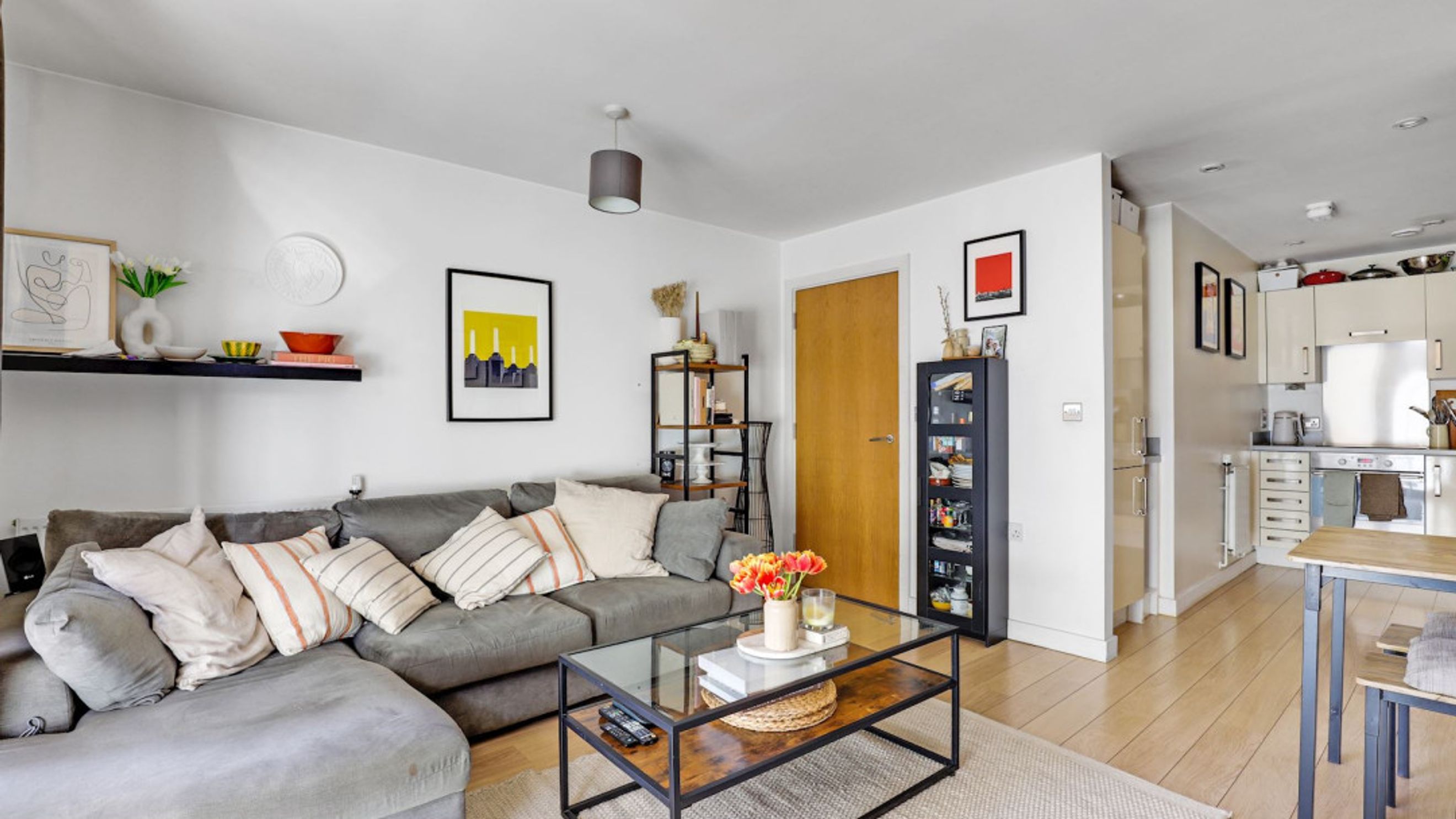Property photo 1 of 21 for London SW9 0BF, London,  