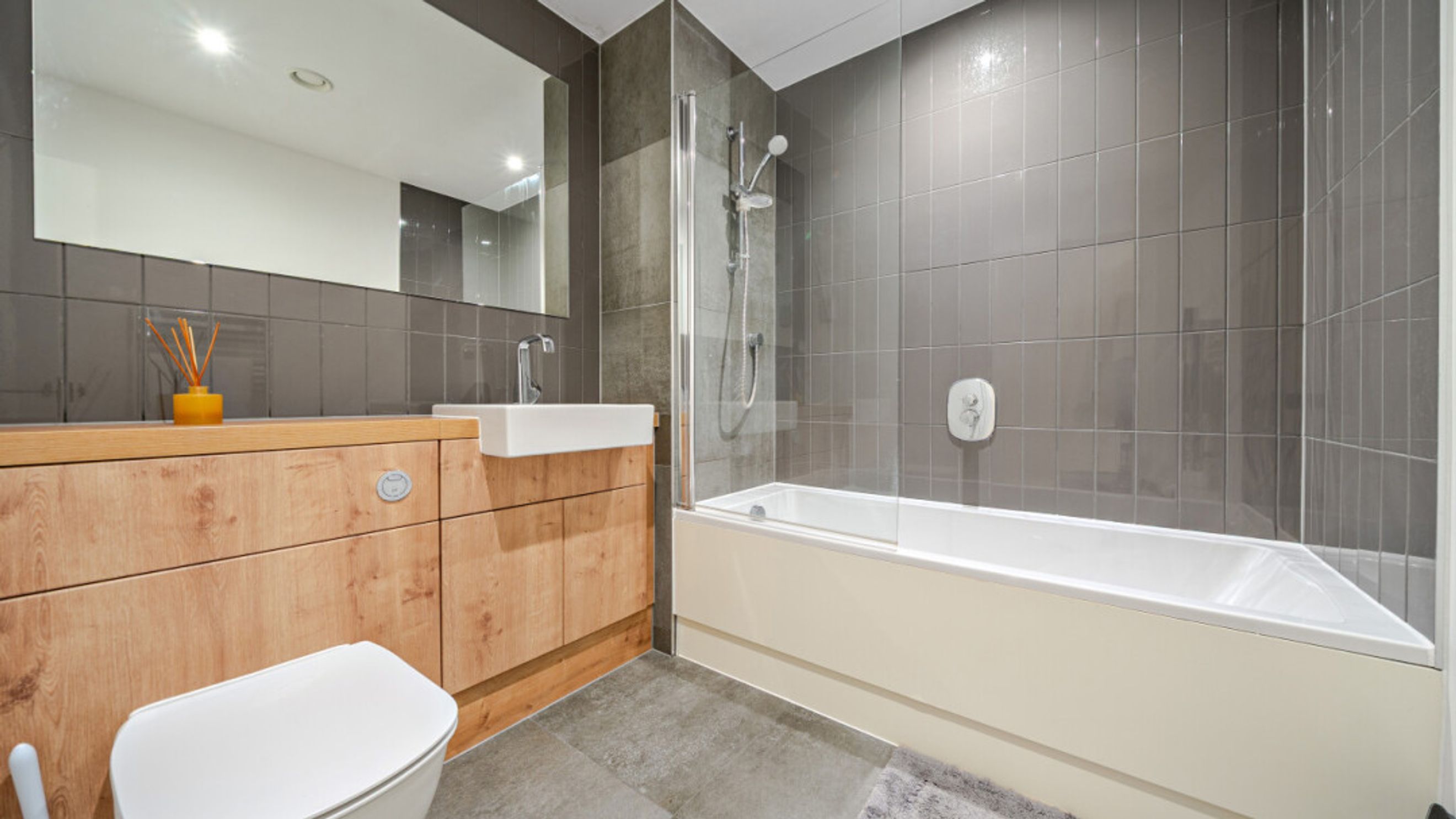 Property photo 16 of 34 for Lacewood Apartments, 4 Timberyard Street,  