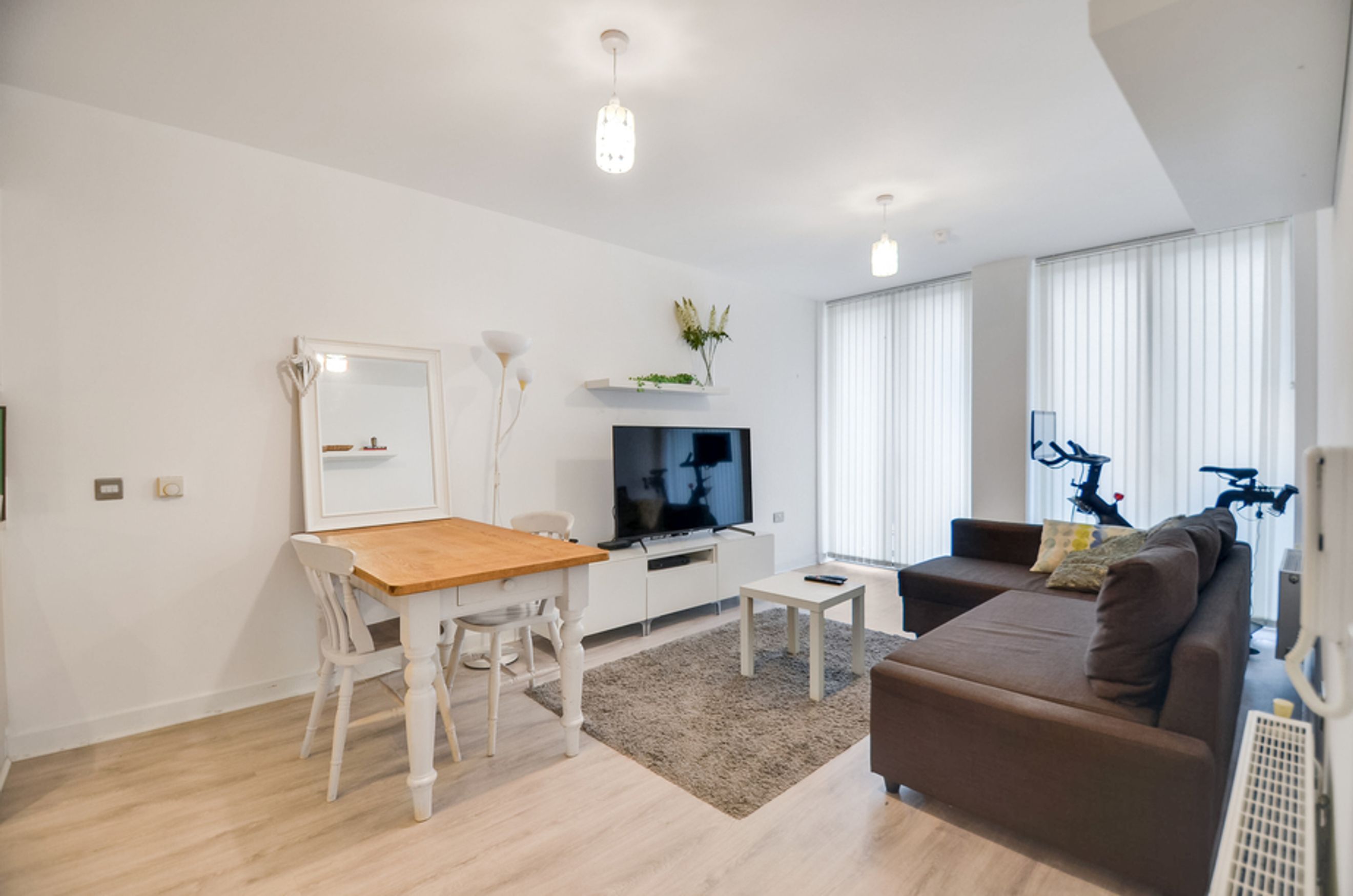 Property photo 4 of 19 for Kingsgate House, 536 Kings Road