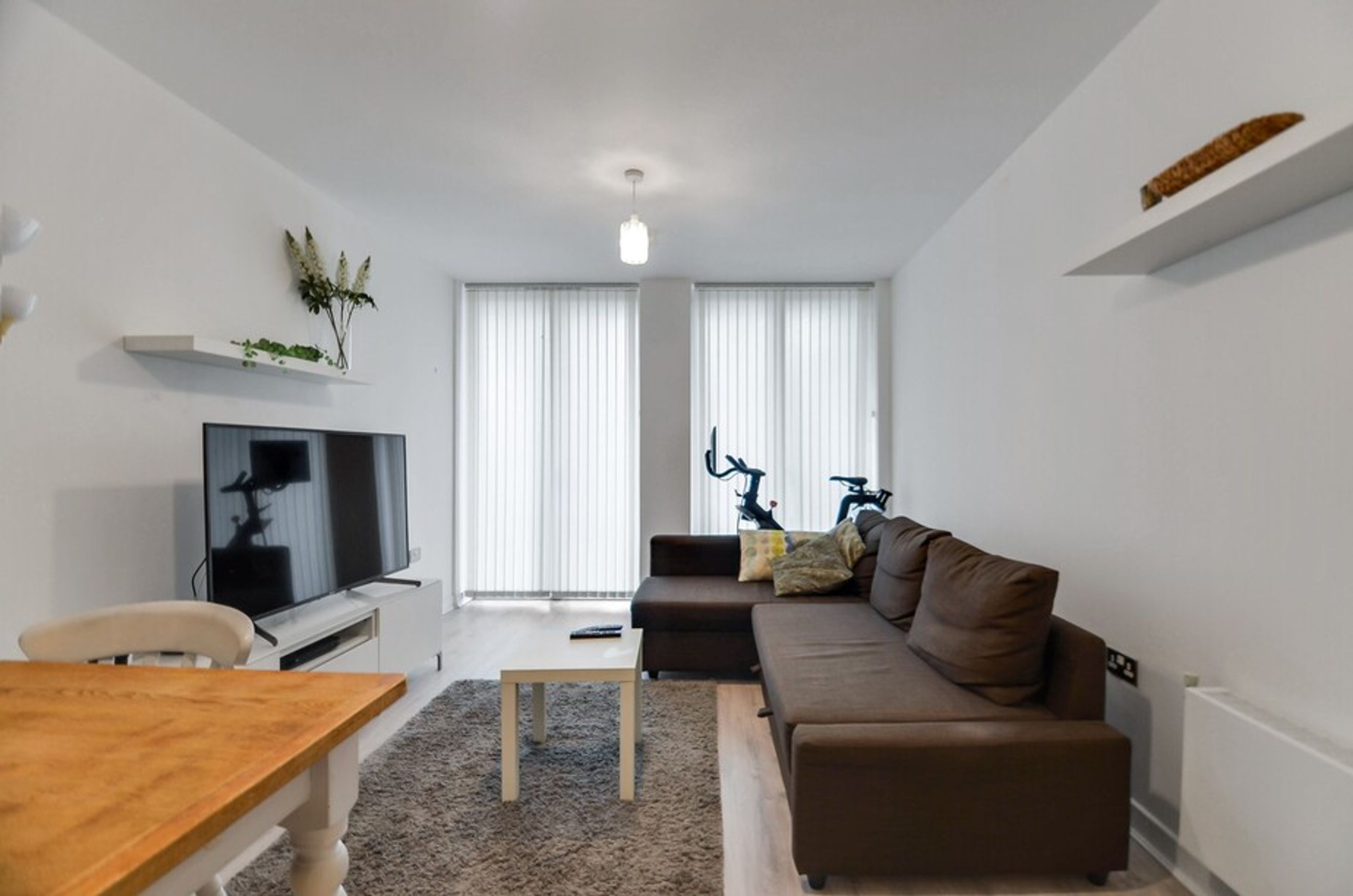 Property photo 2 of 19 for Kingsgate House, 536 Kings Road