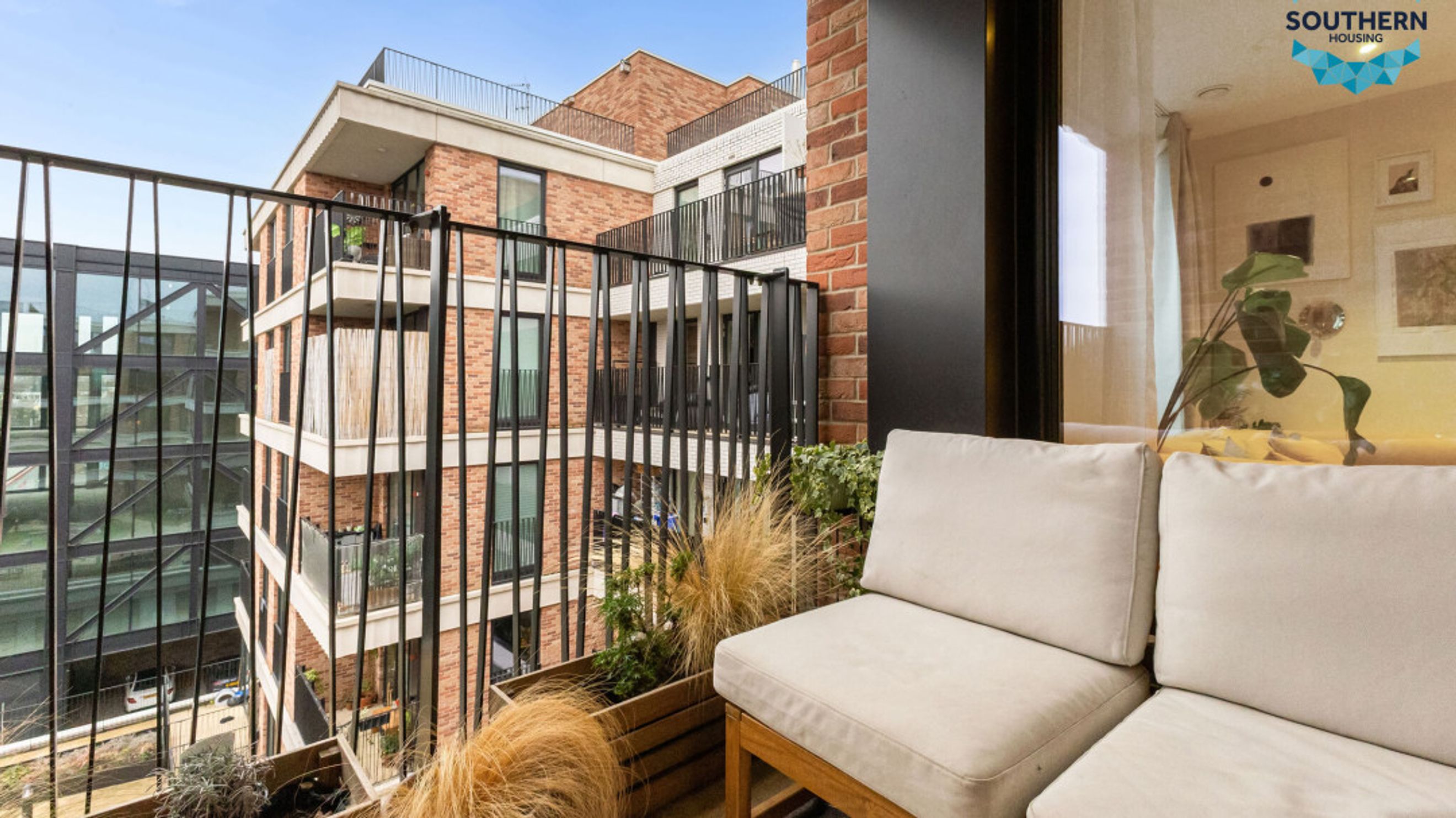 Property photo 41 of 44 for 6 Monier Road, London,  