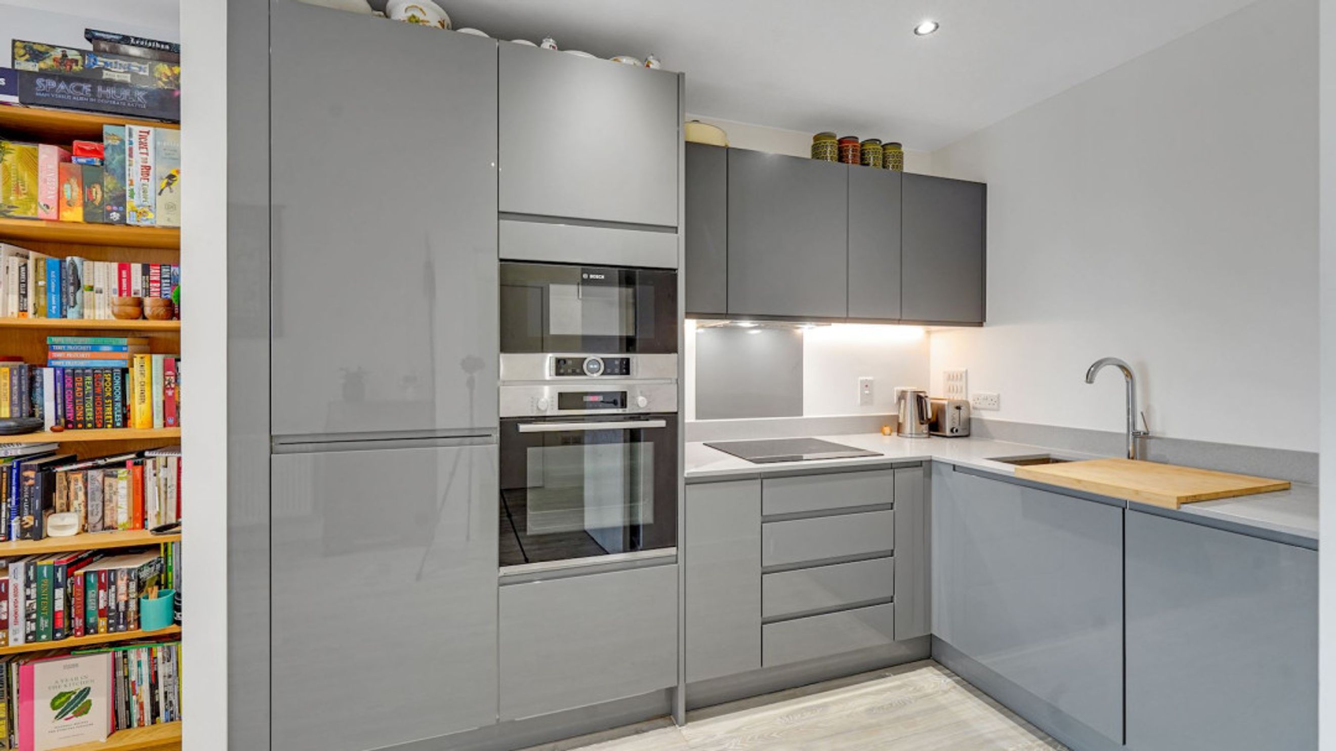 Property photo 6 of 15 for 90 Bromley High Street, London,  