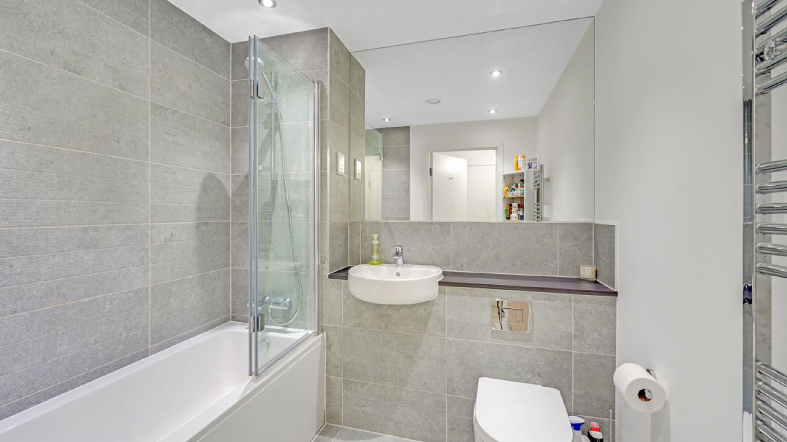 Property photo 9 of 15 for 90 Bromley High Street, London,  
