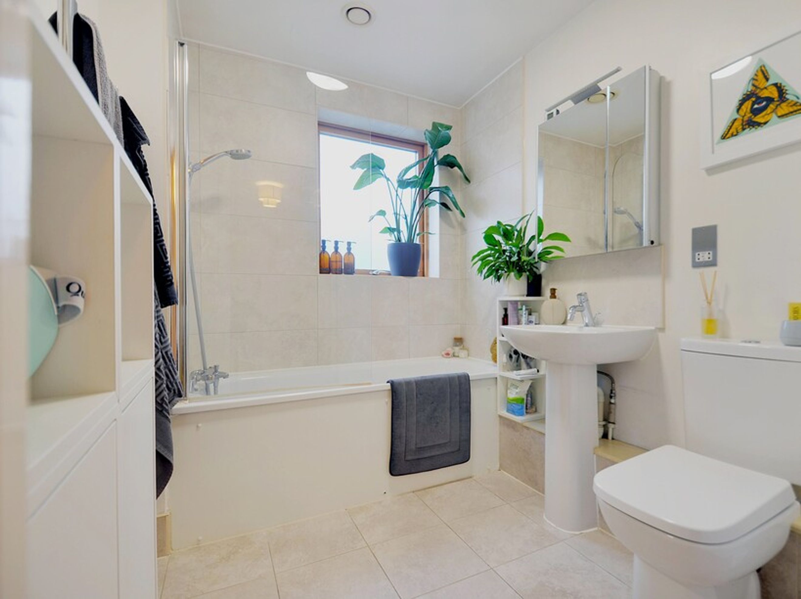 Property photo 17 of 26 for St James House, 52 Blackheath Hill