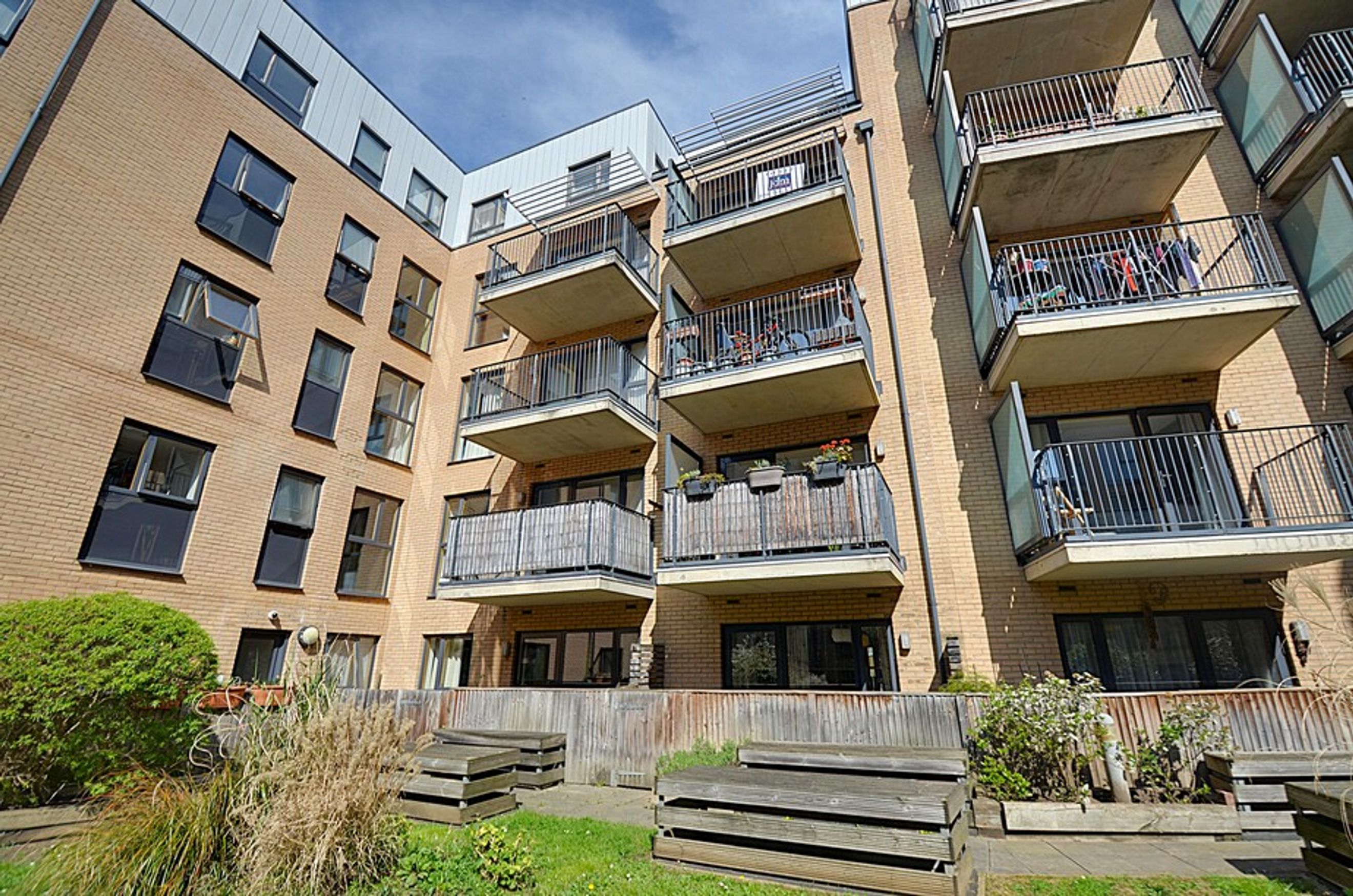 Property photo 23 of 26 for St James House, 52 Blackheath Hill
