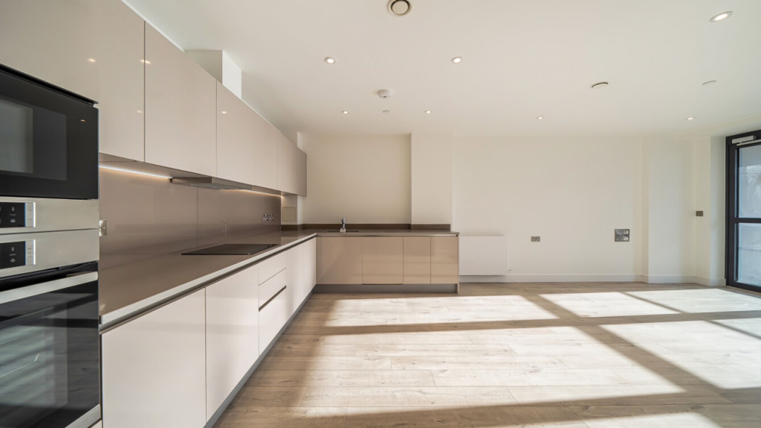 Property photo 7 of 20 for Williamson Heights, South Way, Wembley