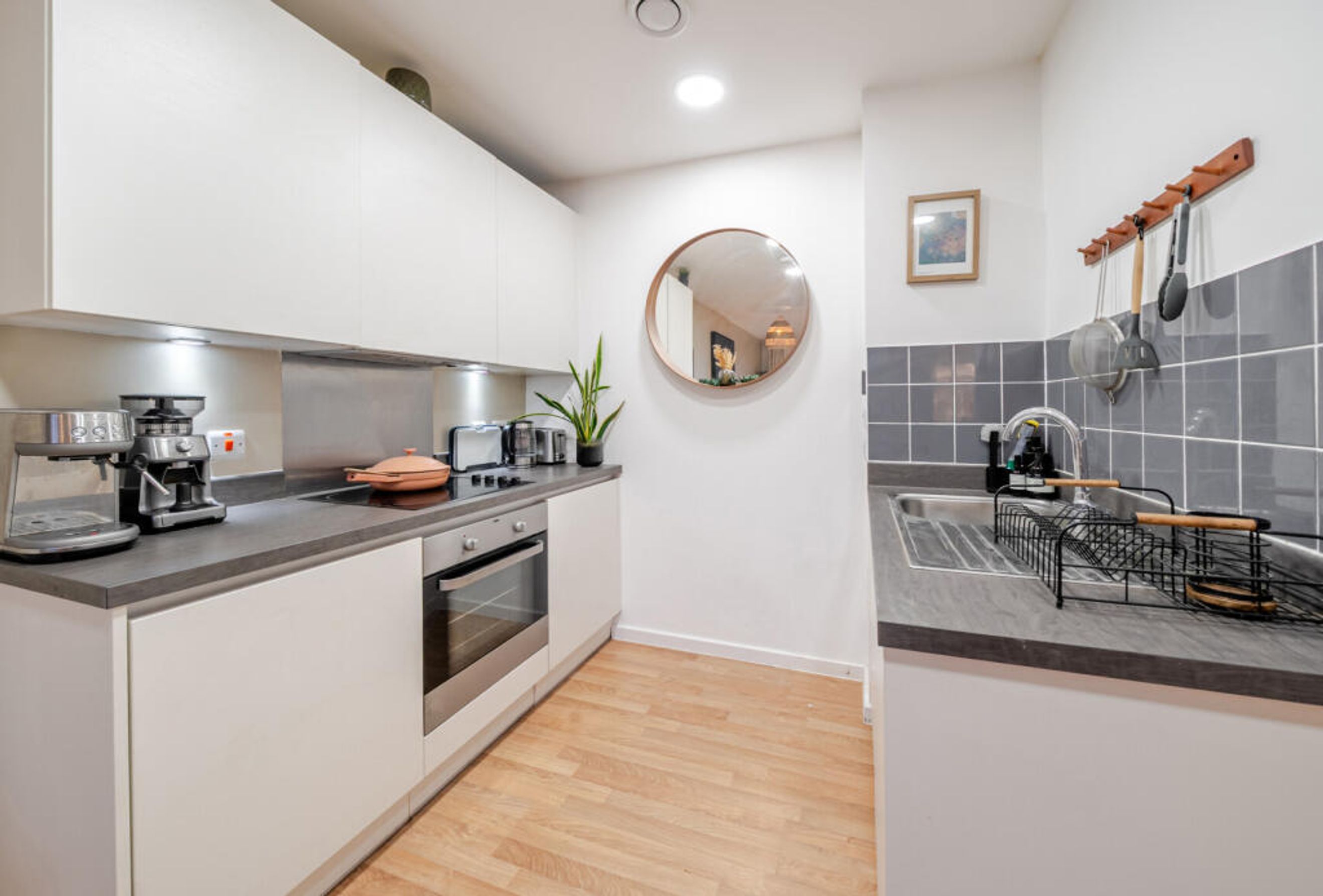 Property photo 5 of 9 for 1-32, 20-22 Mountearl Gardens