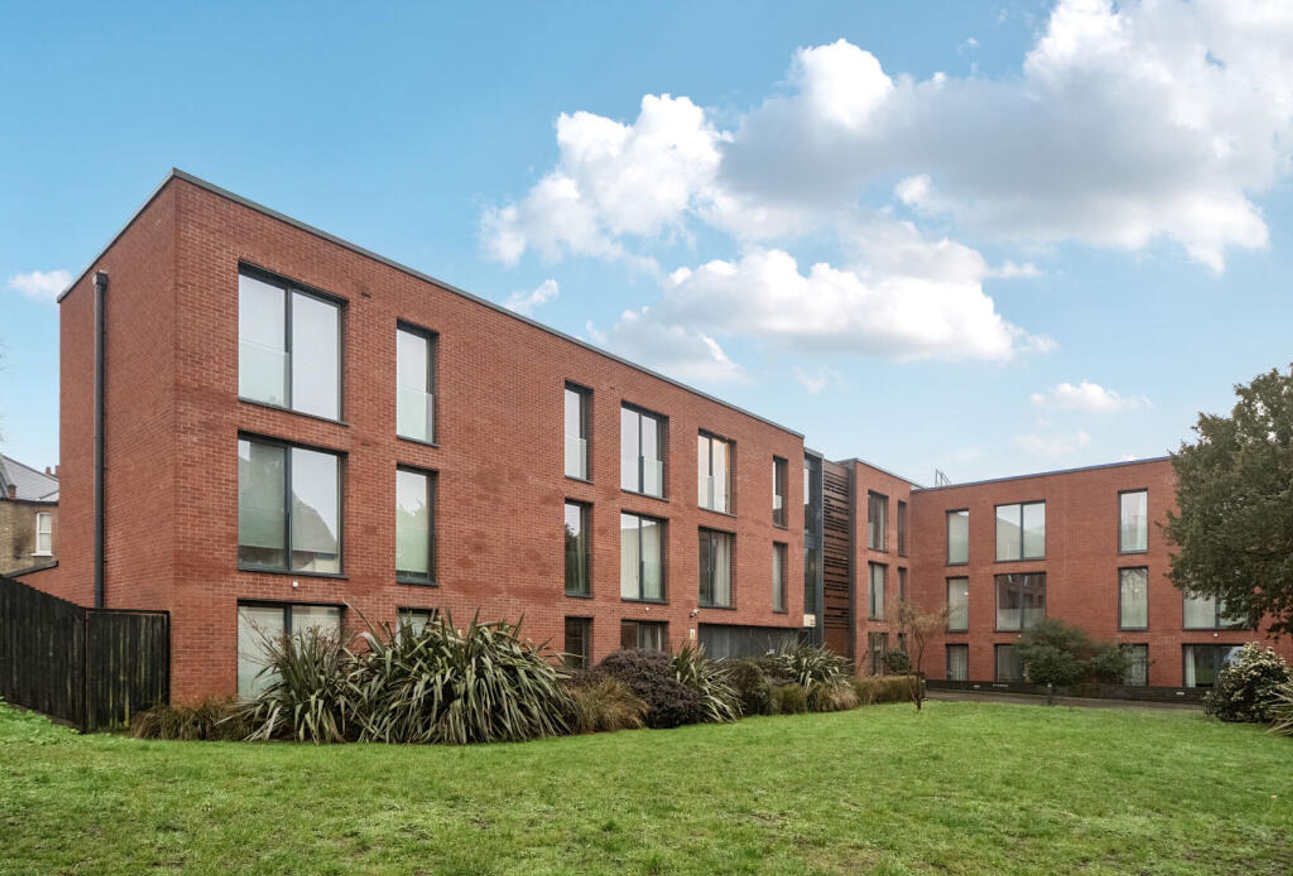 Property photo 9 of 9 for 1-32, 20-22 Mountearl Gardens