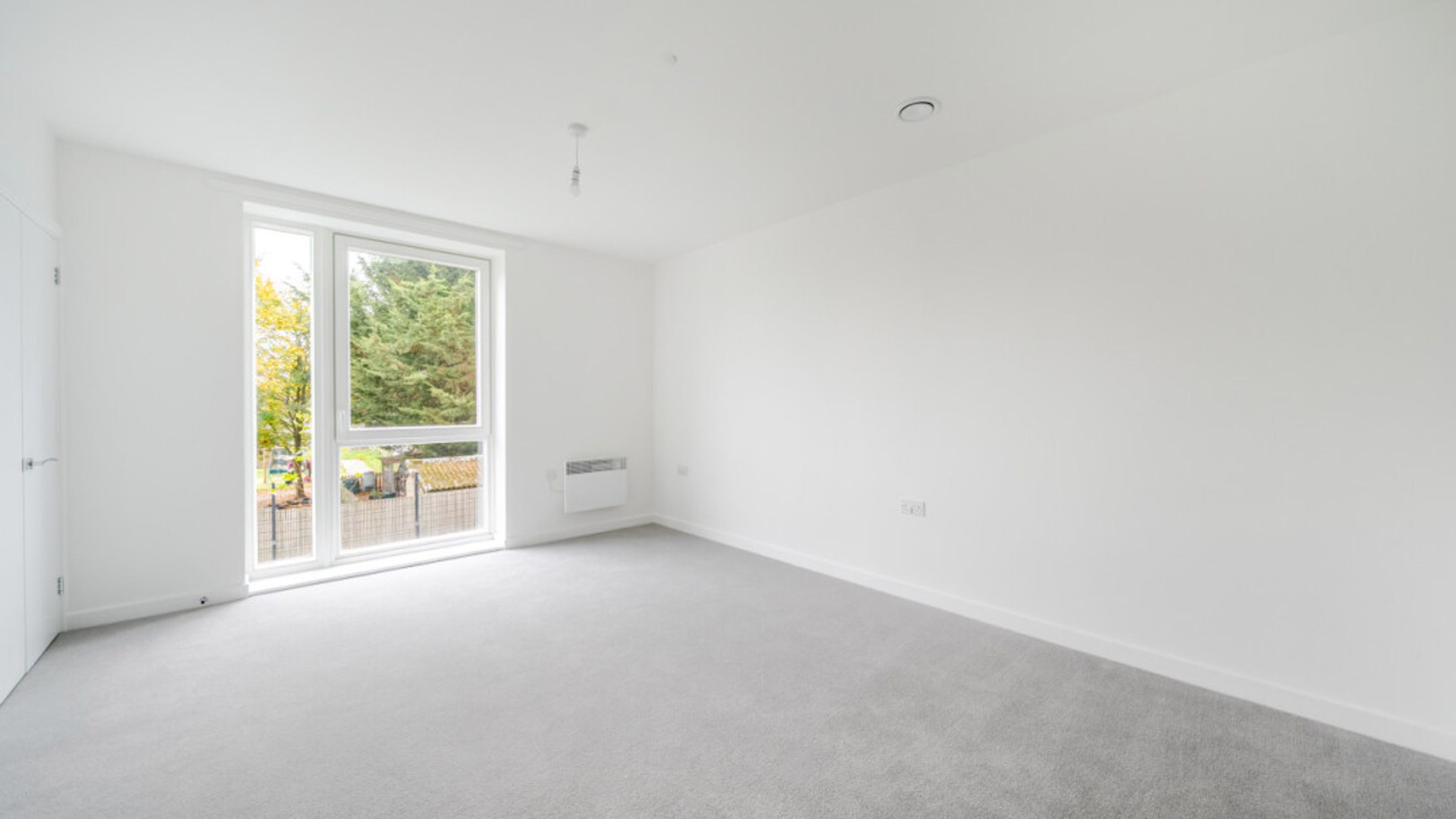 Property photo 7 of 14 for 17 Harlequin Road, Teddington