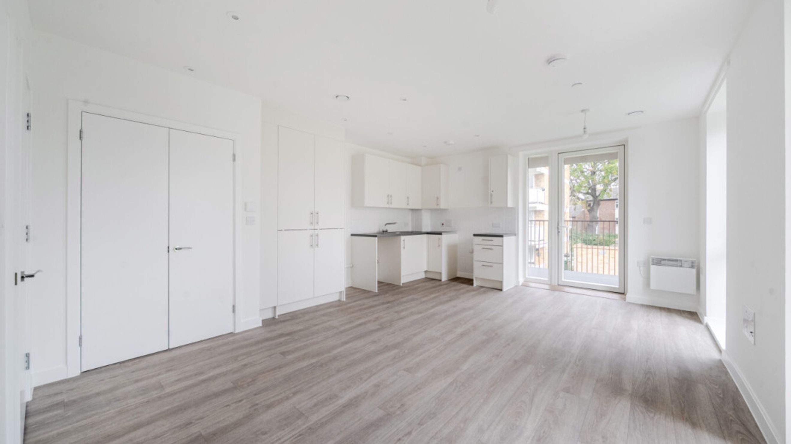 Property photo 4 of 14 for 17 Harlequin Road, Teddington