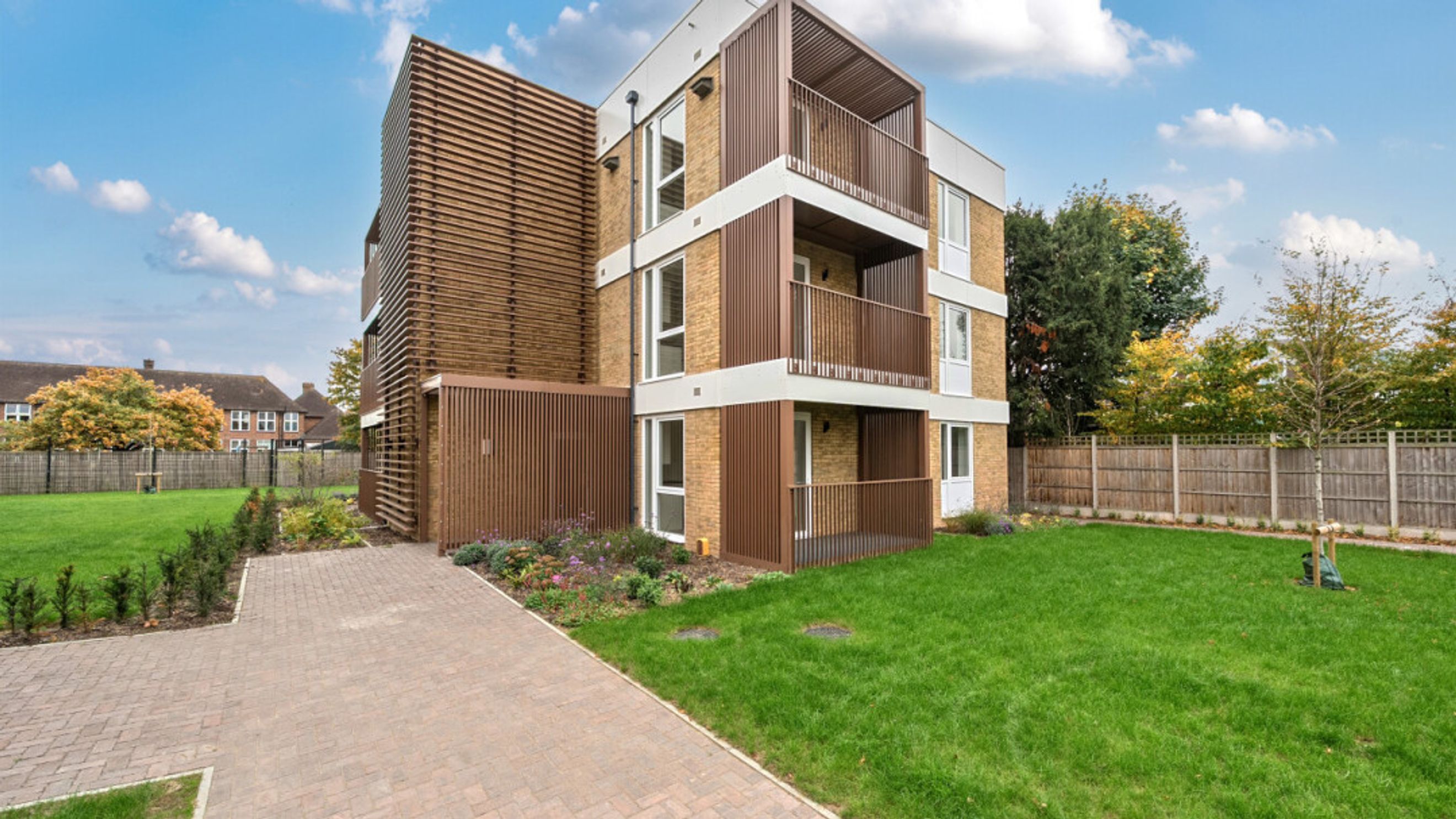 Property photo 14 of 14 for 17 Harlequin Road, Teddington