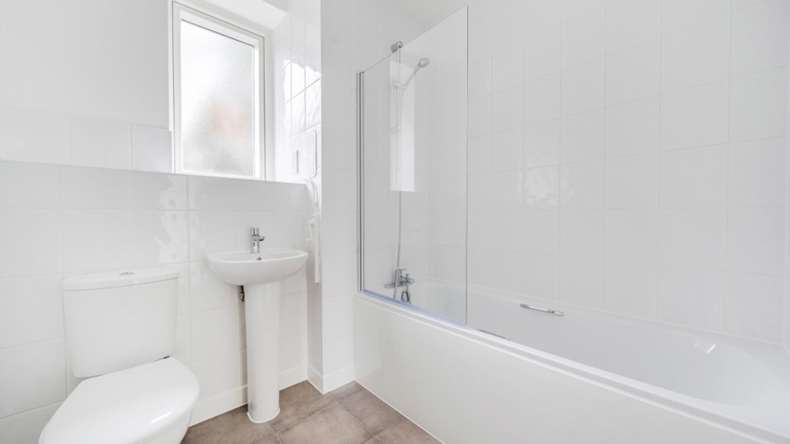 Property photo 7 of 13 for 17 Harlequin Road, Teddington