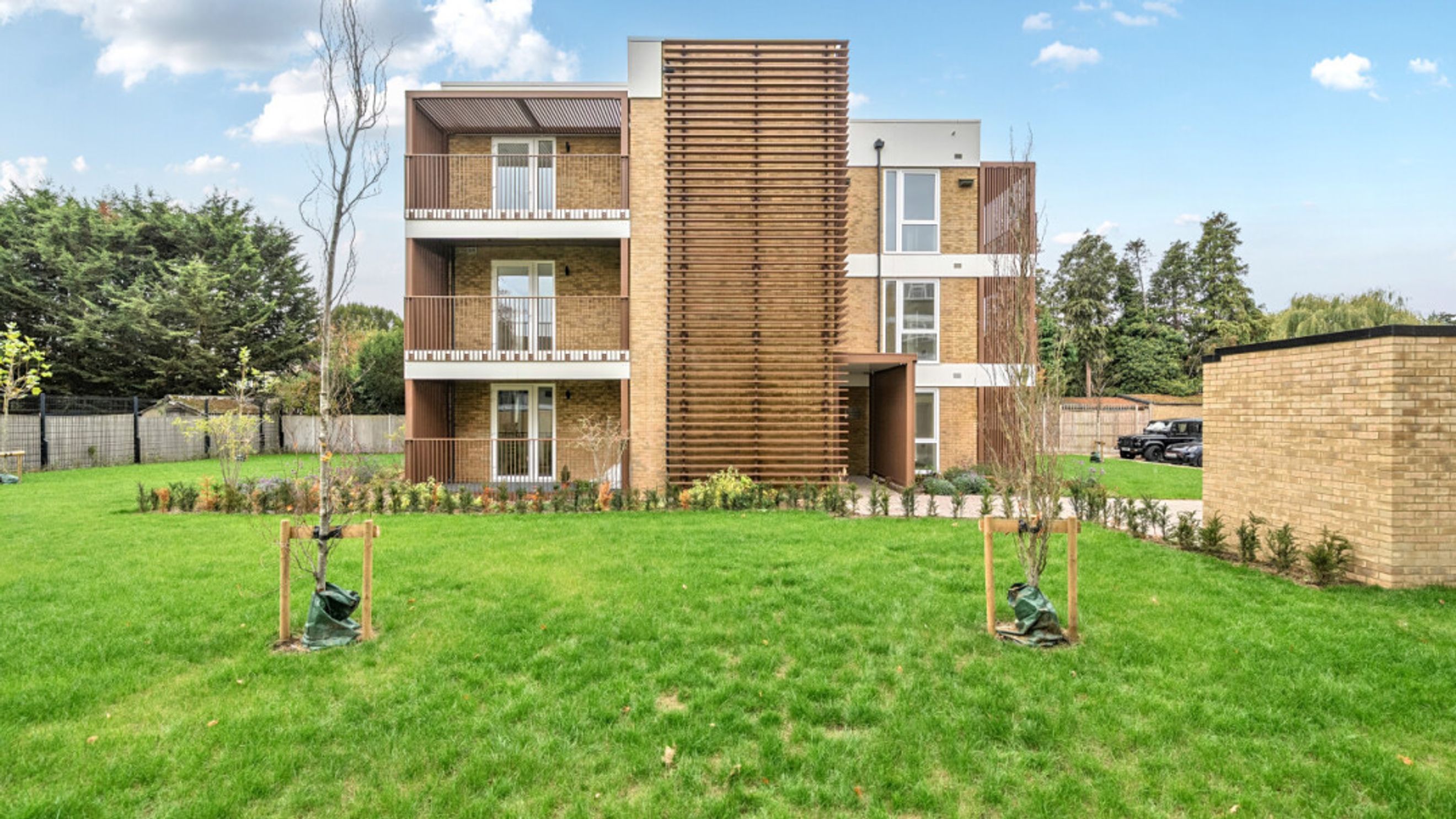 Property photo 8 of 13 for 17 Harlequin Road, Teddington