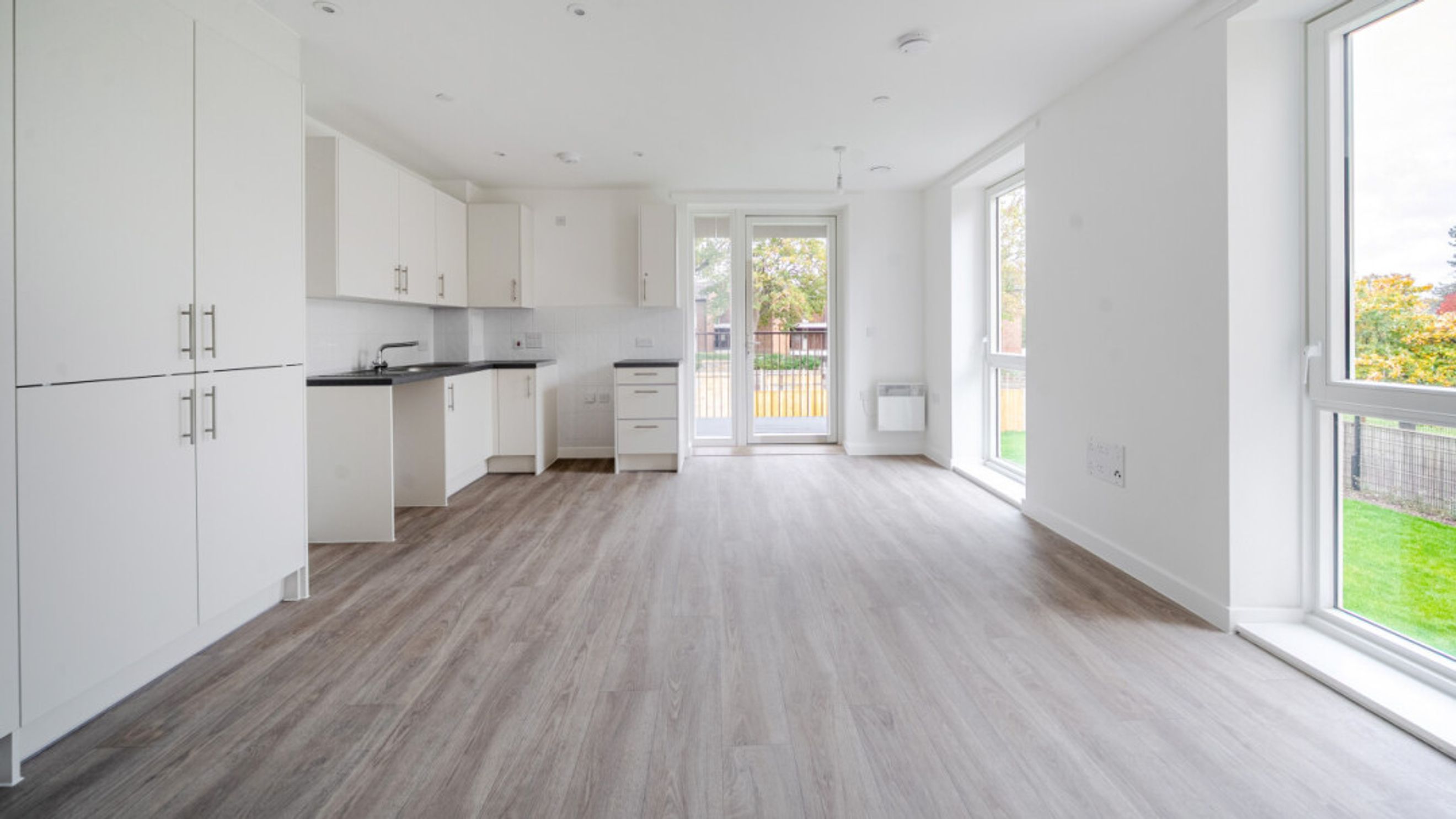 Property photo 4 of 12 for 17 Harlequin Road, Teddington, Teddington