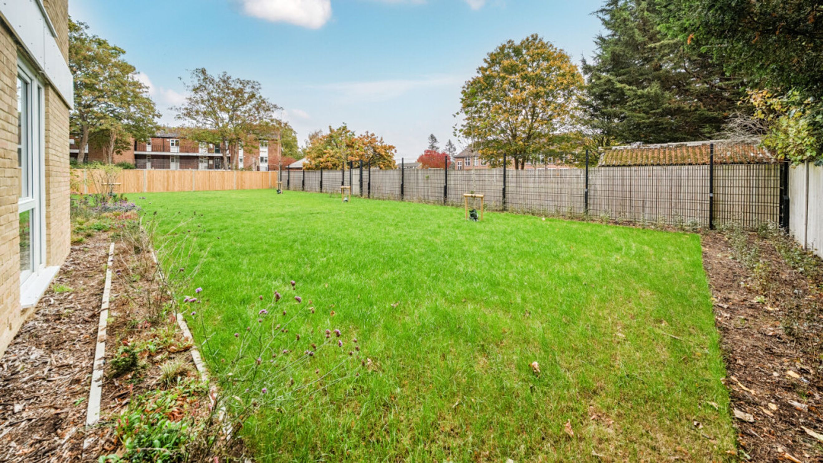 Property photo 3 of 12 for 17 Harlequin Road, Teddington, Teddington