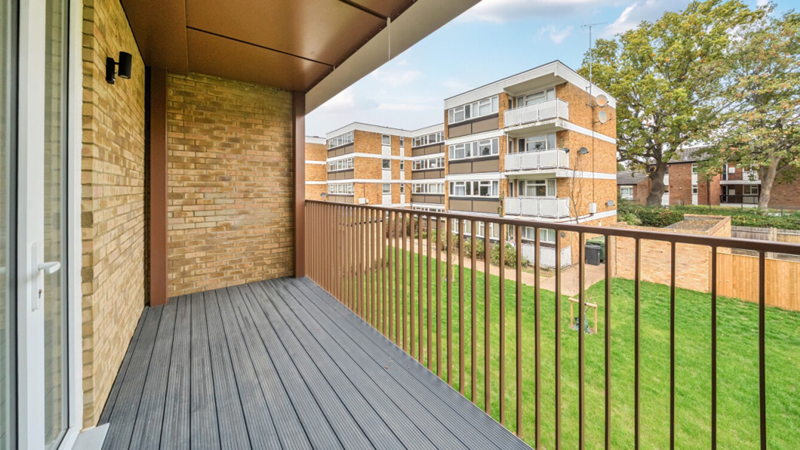 Property photo 12 of 12 for 17 Harlequin Road, Teddington, Teddington