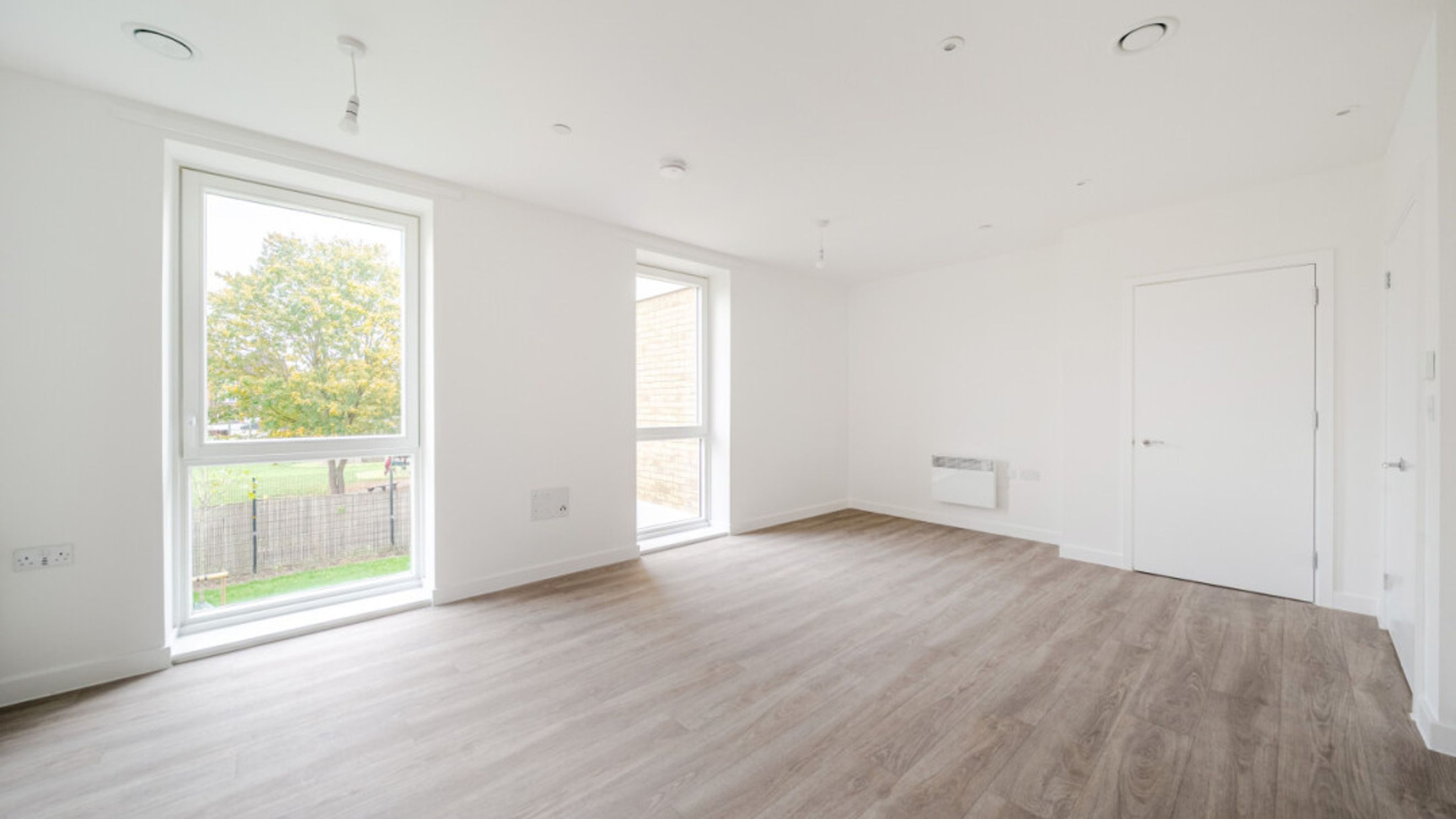 Property photo 3 of 14 for 17 Harlequin Road, Teddington