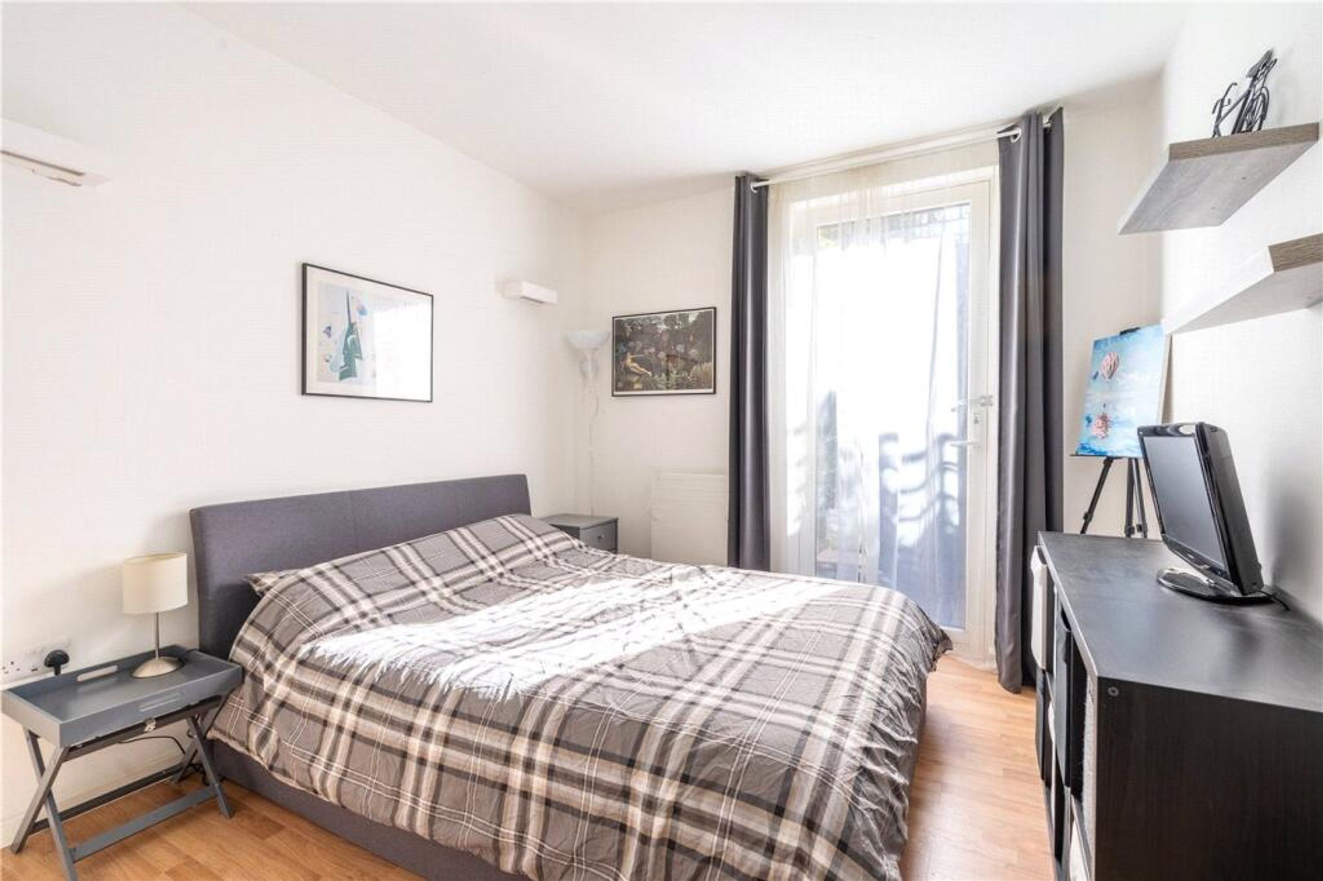 Property photo 6 of 13 for 1-32, 20-22 Mountearl Gardens