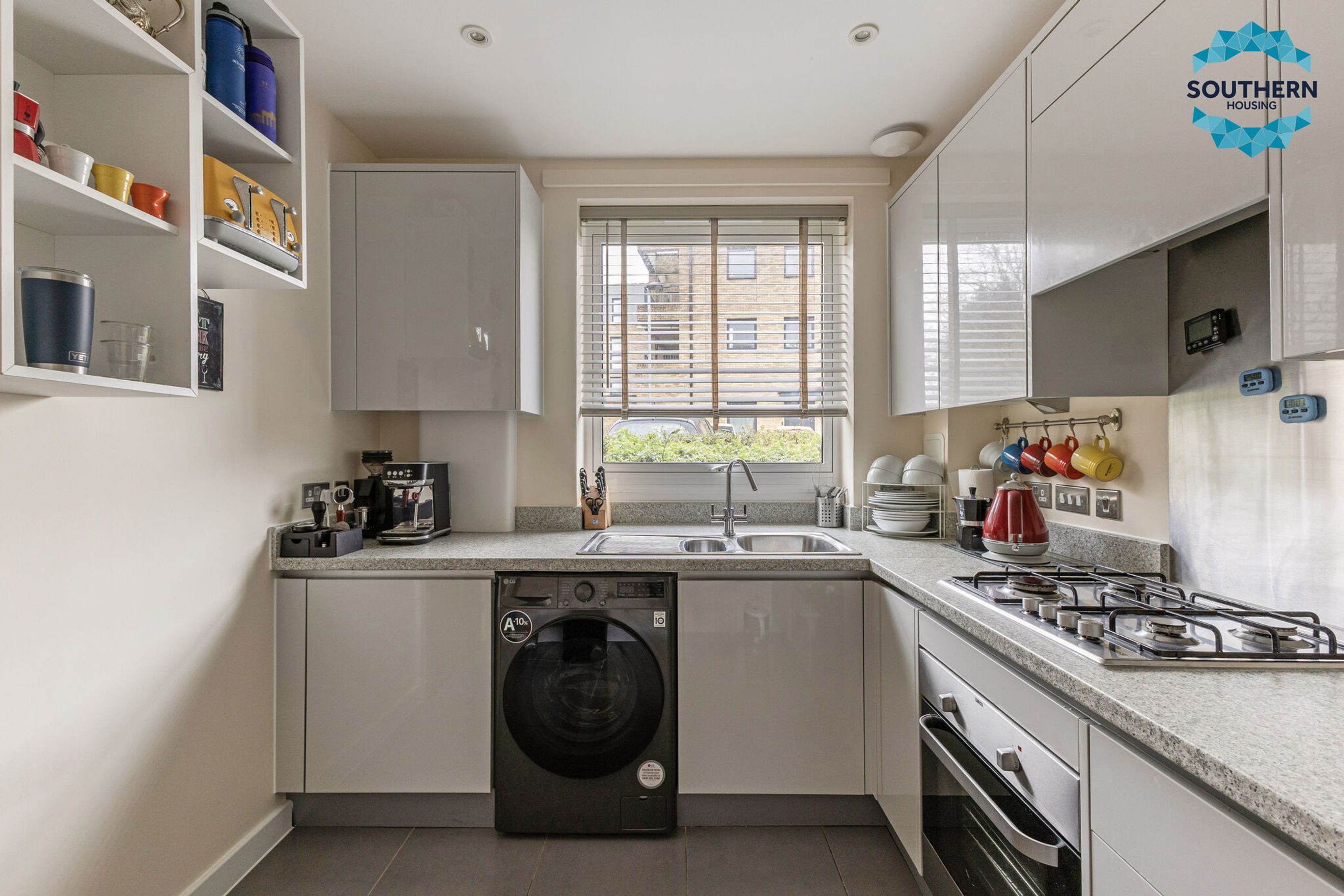 Property photo 8 of 22 for 367 Limpsfield Road