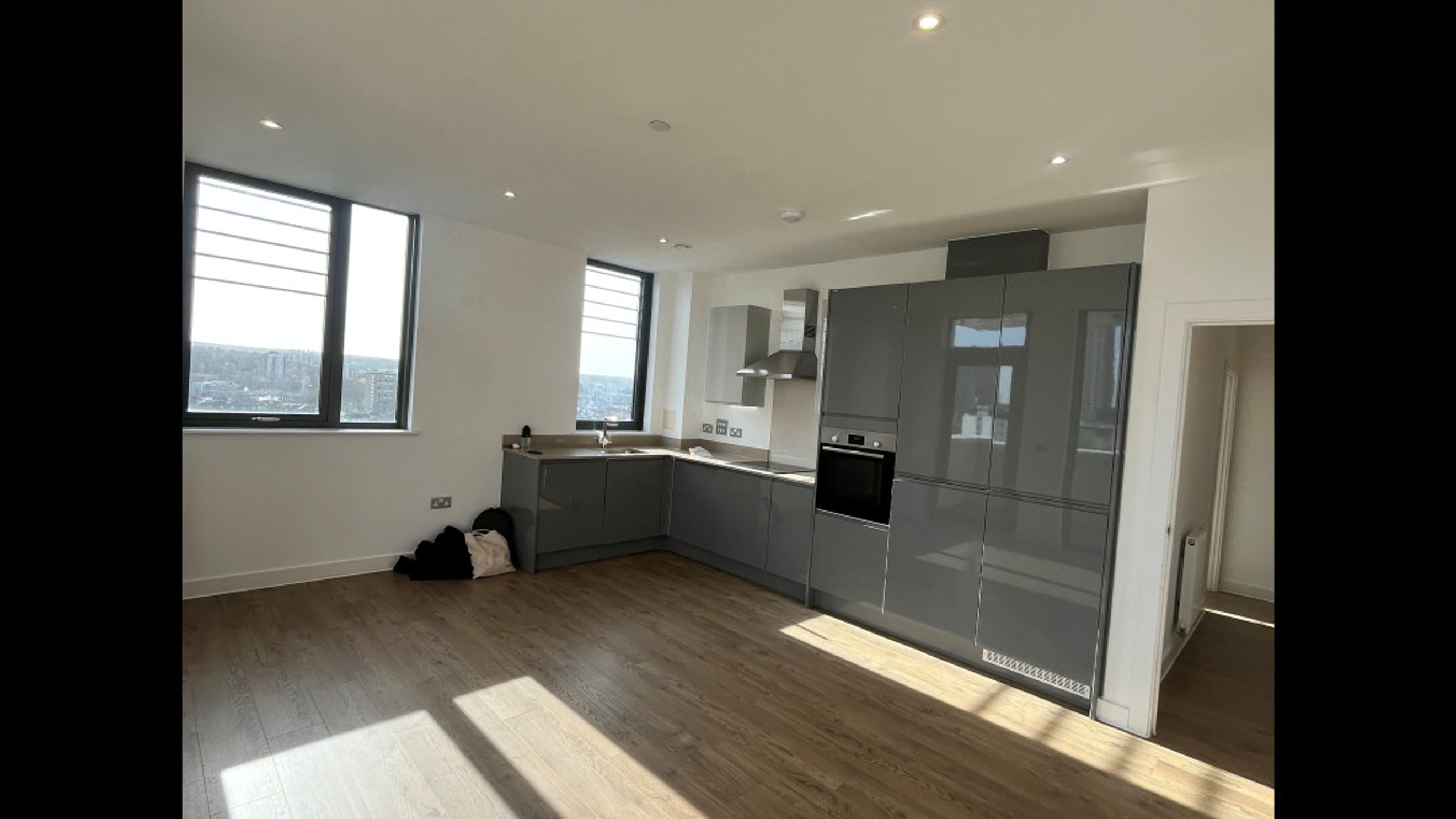 Property photo 2 of 16 for Verde House, Cairo New Road, Croydon,  