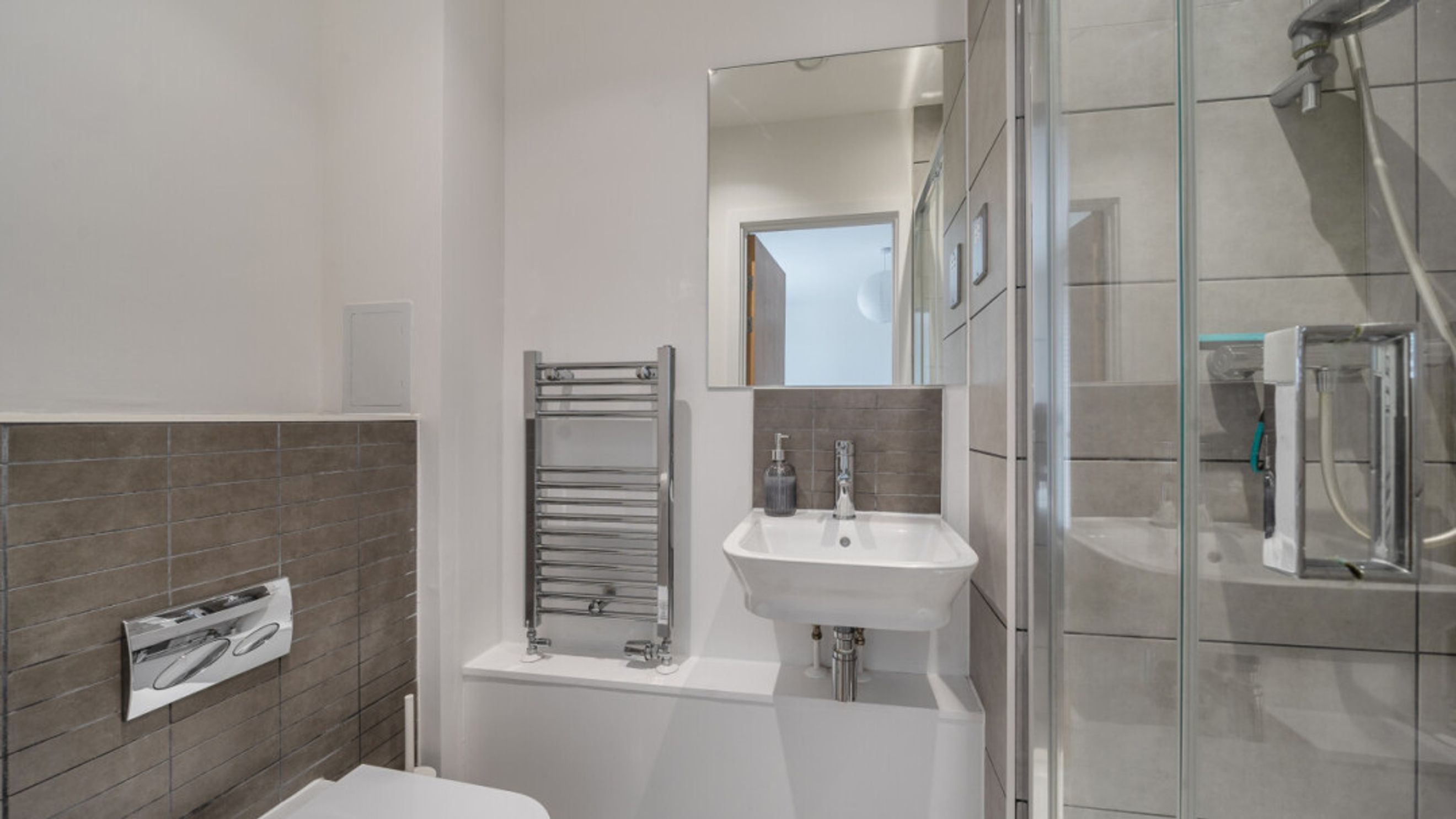 Property photo 14 of 41 for Norfolk Apartments,  