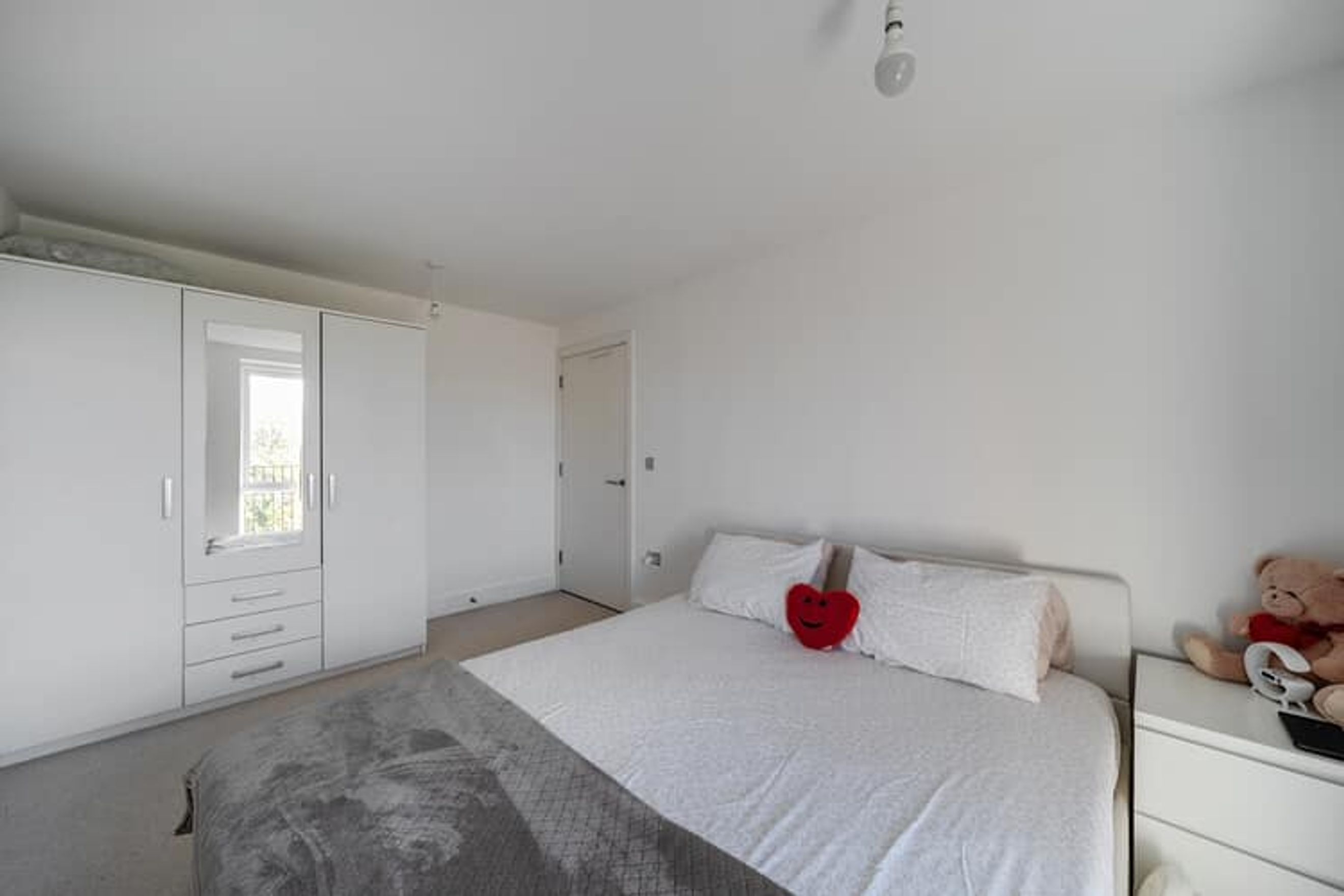 Property photo 9 of 20 for Trevor Roper Close, Ilford