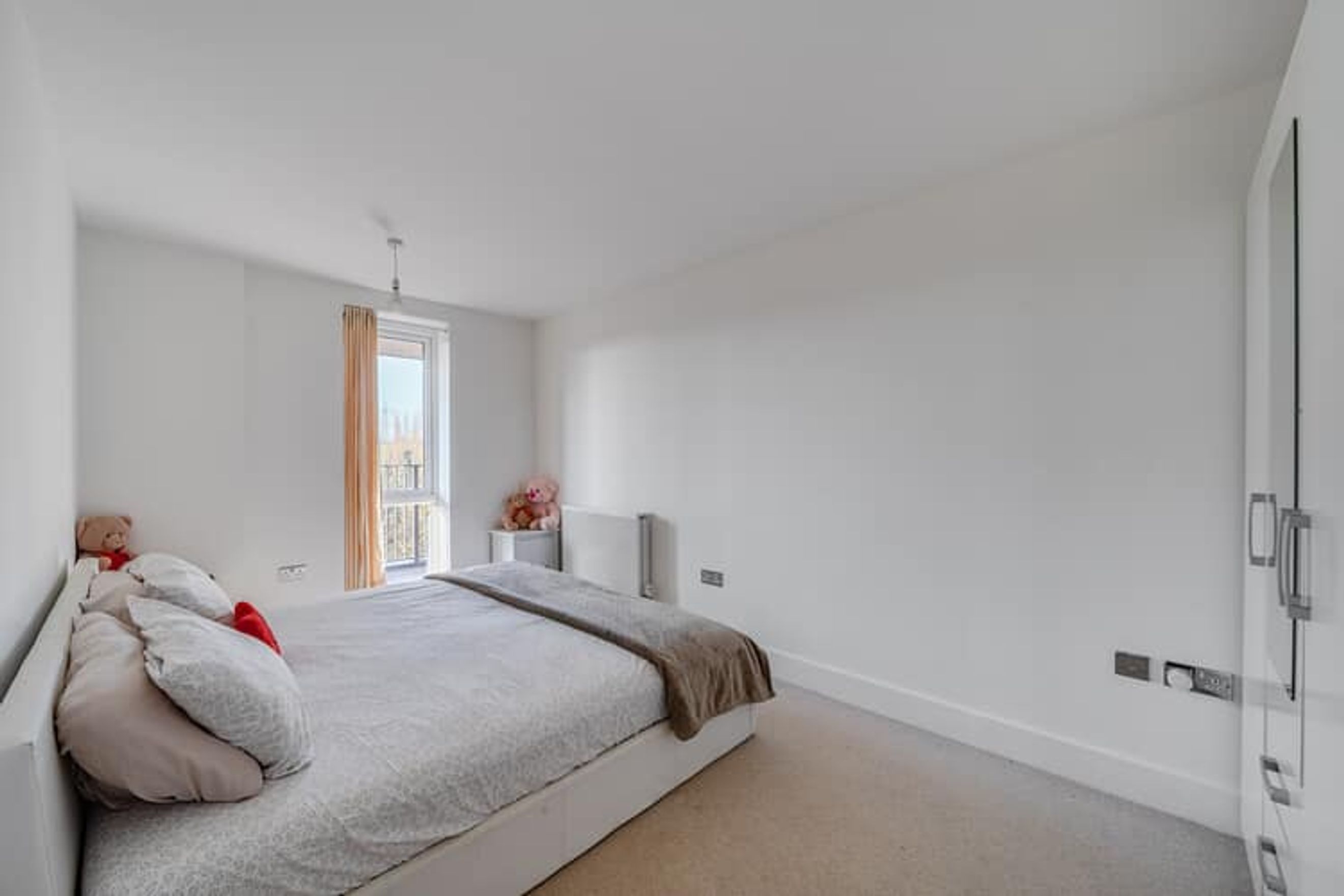 Property photo 8 of 20 for Trevor Roper Close, Ilford