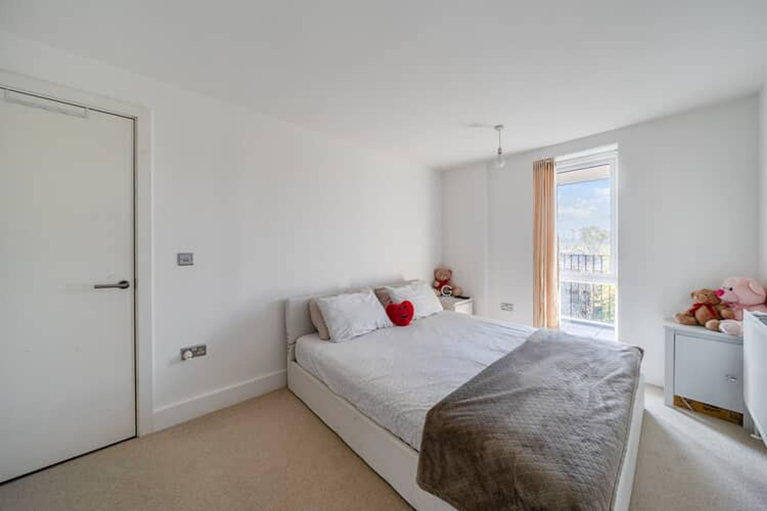 Property photo 7 of 20 for Trevor Roper Close, Ilford