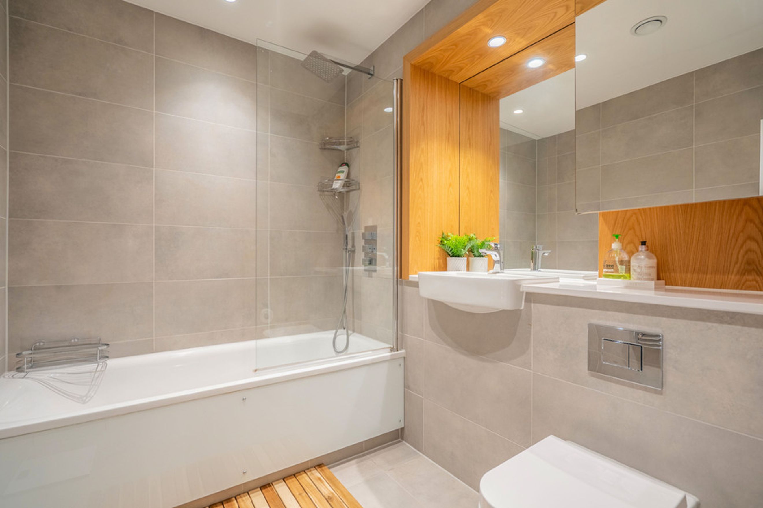 Property photo 11 of 18 for Bushane Court, Greyhound Parade