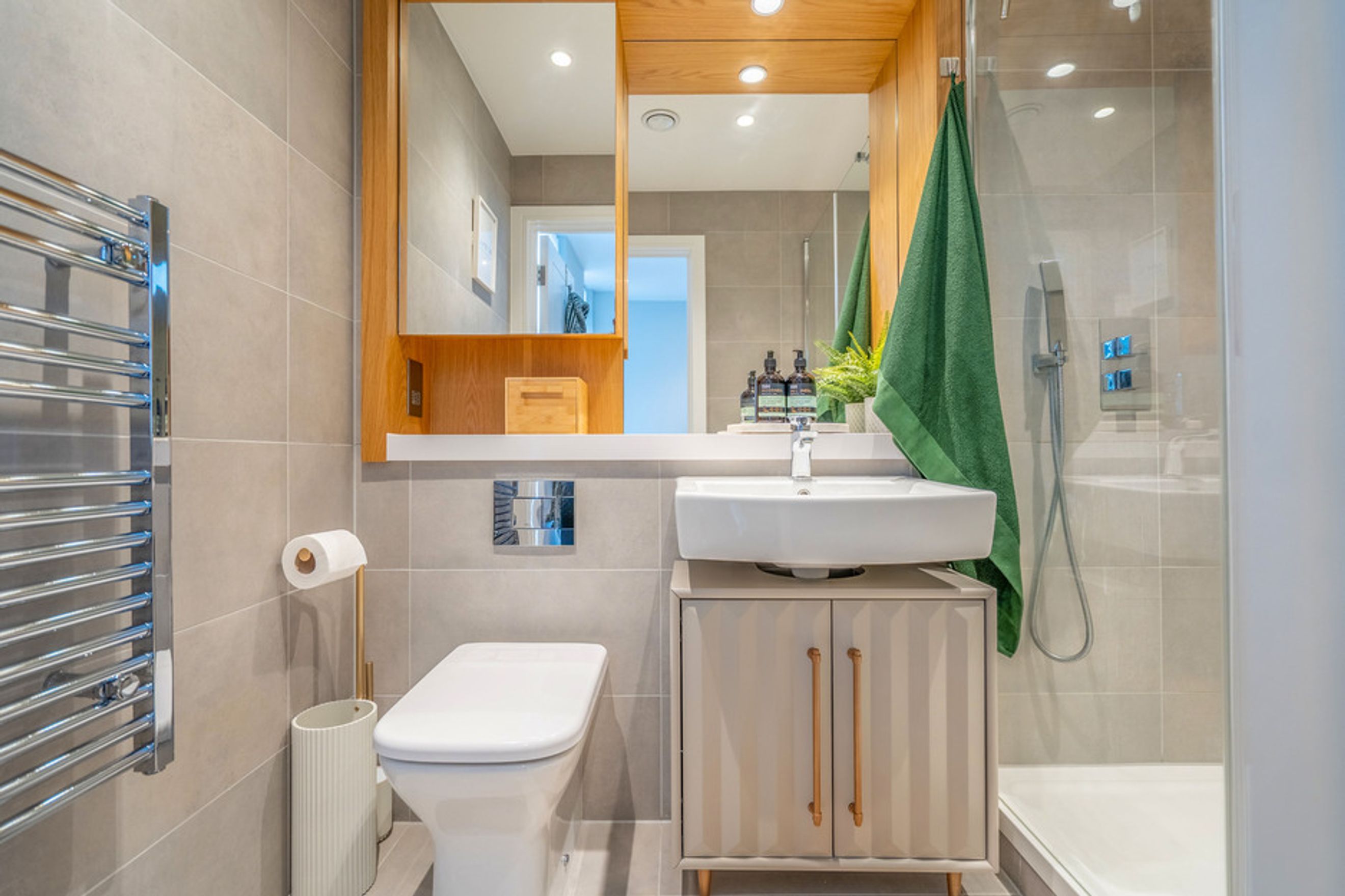 Property photo 13 of 18 for Bushane Court, Greyhound Parade