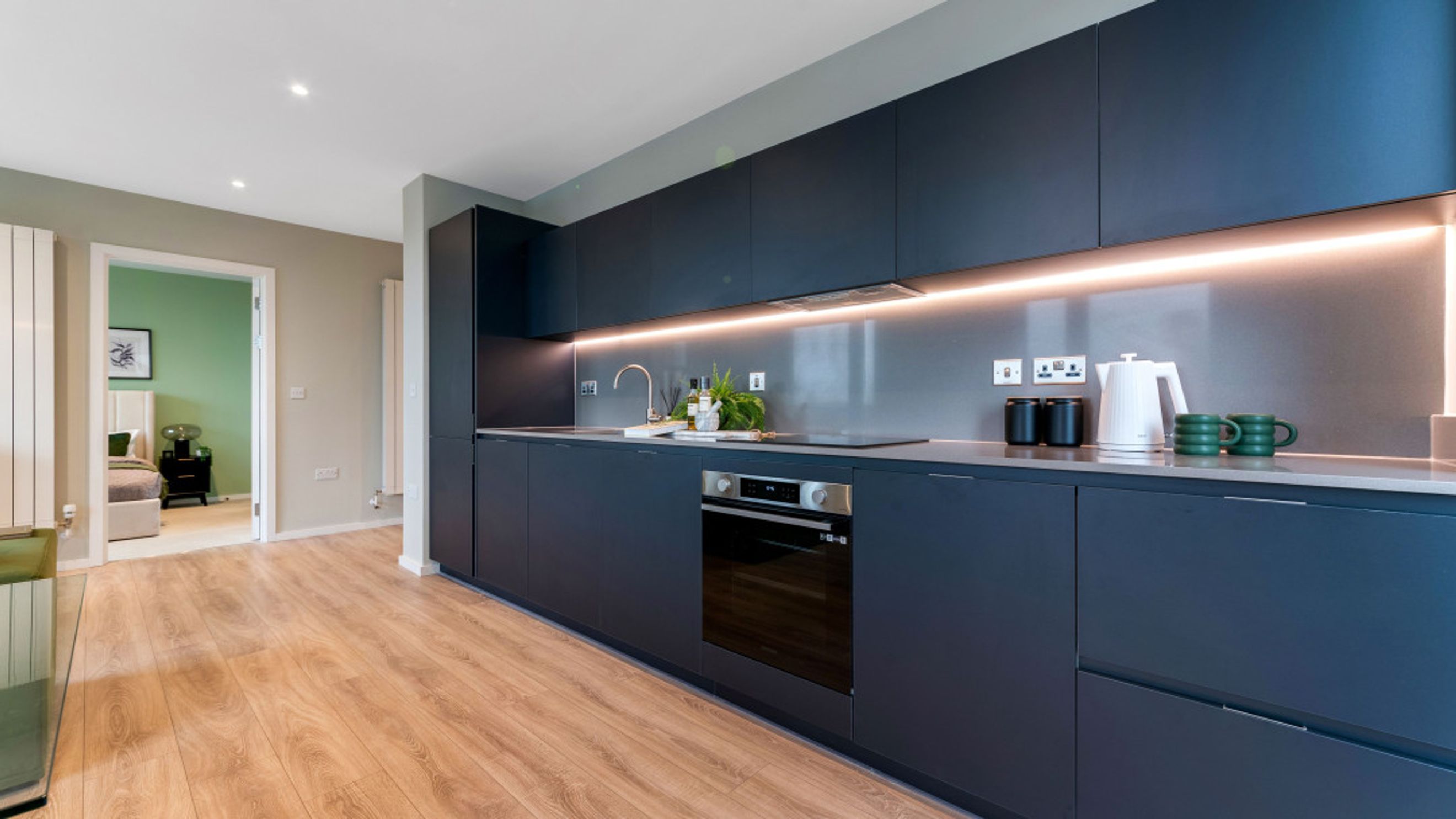 Property photo 6 of 22 for 5 Railway Walk, Wandsworth