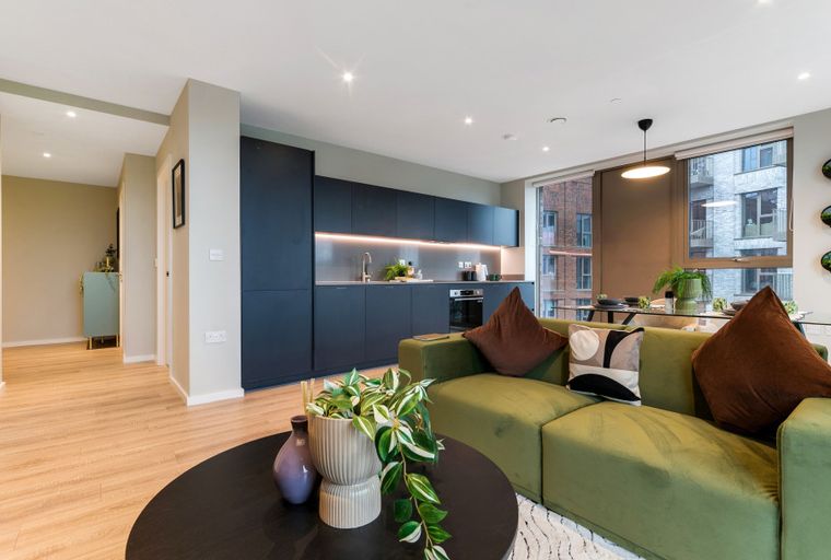 Property photo 2 of 10 for 5 Railway Walk