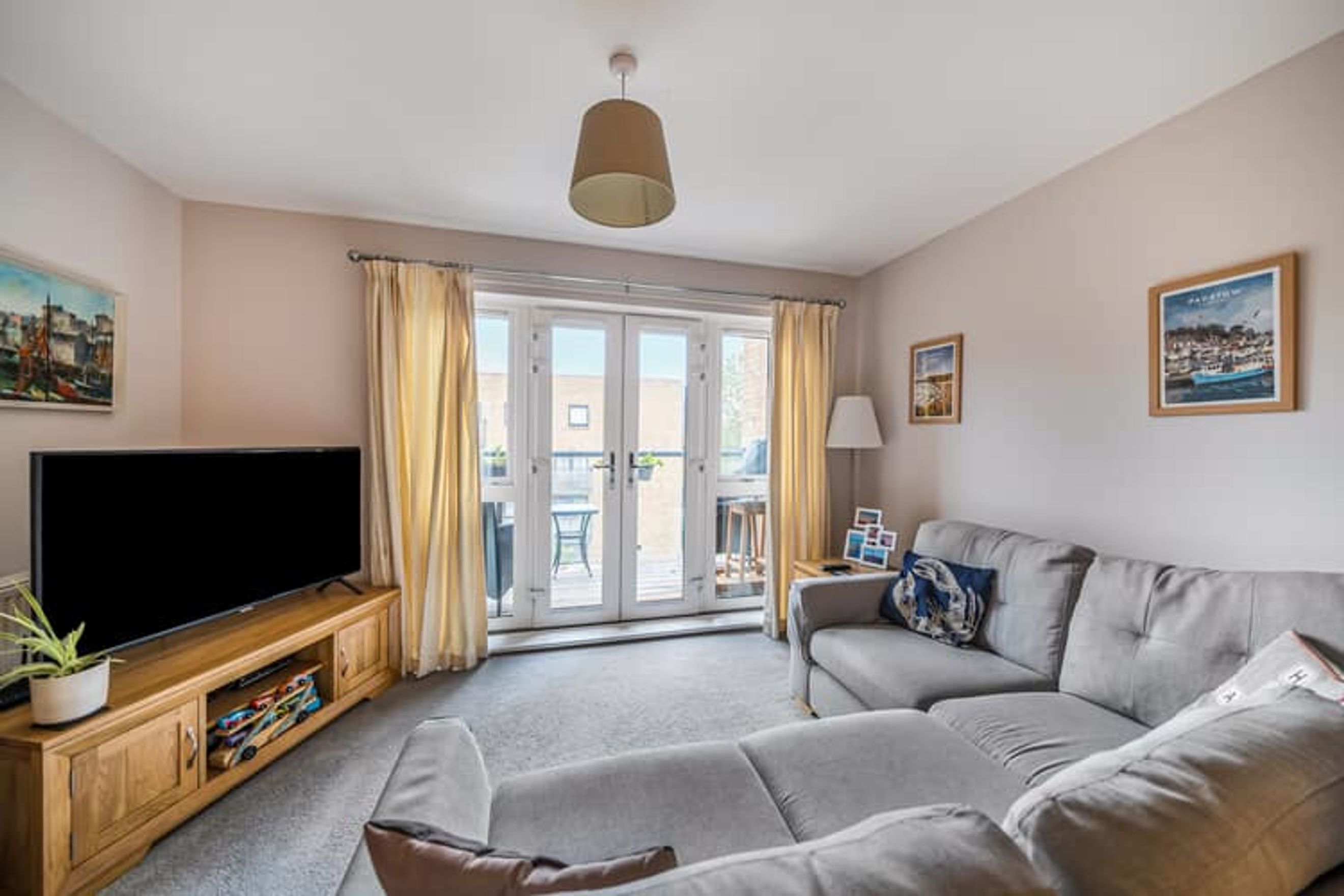 Property photo 1 of 15 for Chenille Court, Hackbridge Road