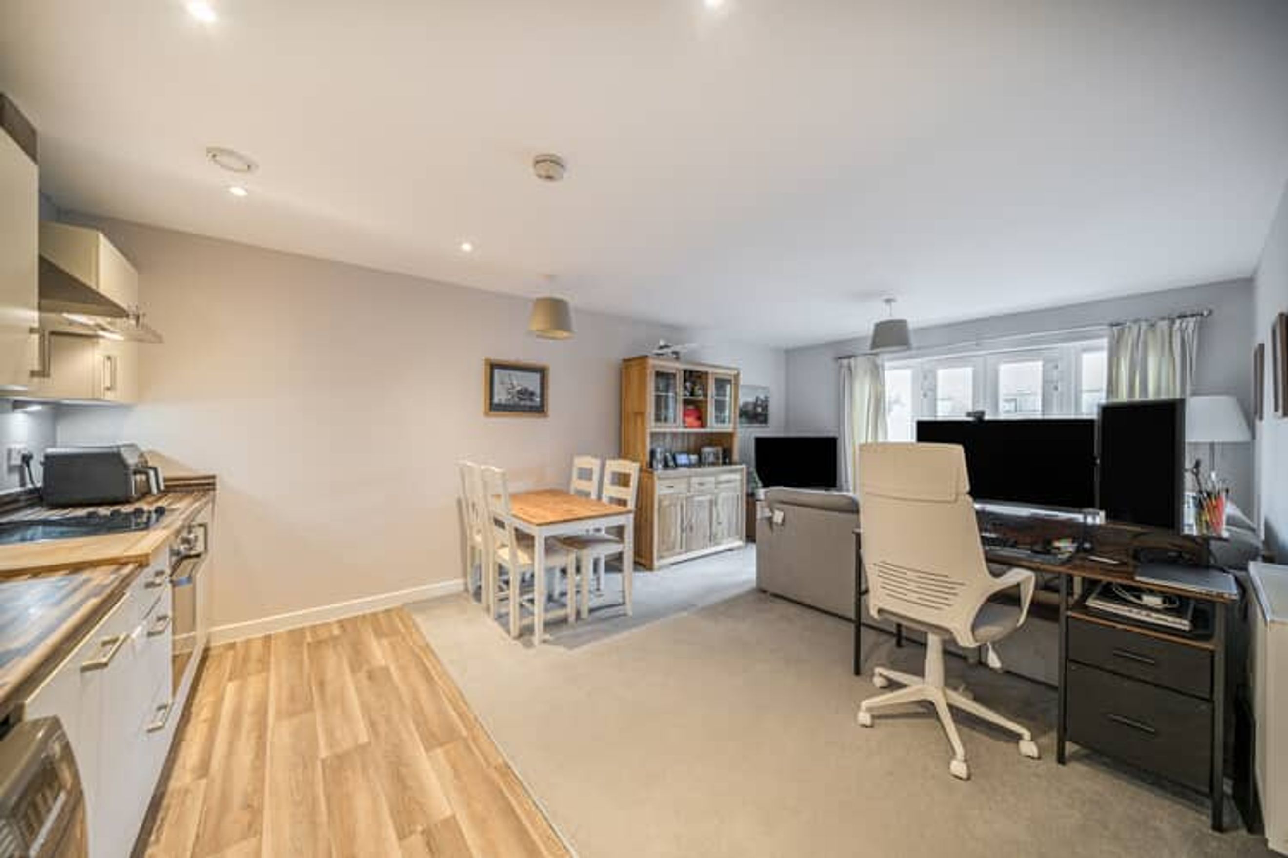 Property photo 4 of 15 for Chenille Court, Hackbridge Road