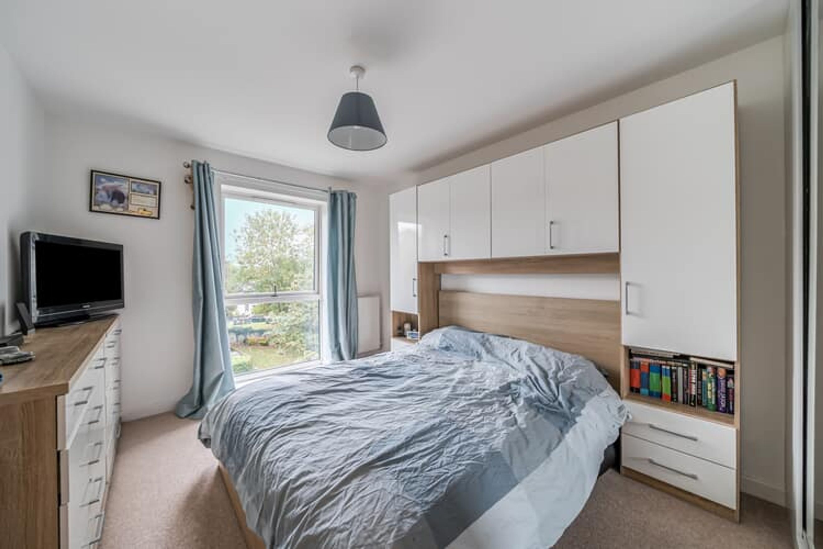 Property photo 7 of 15 for Chenille Court, Hackbridge Road