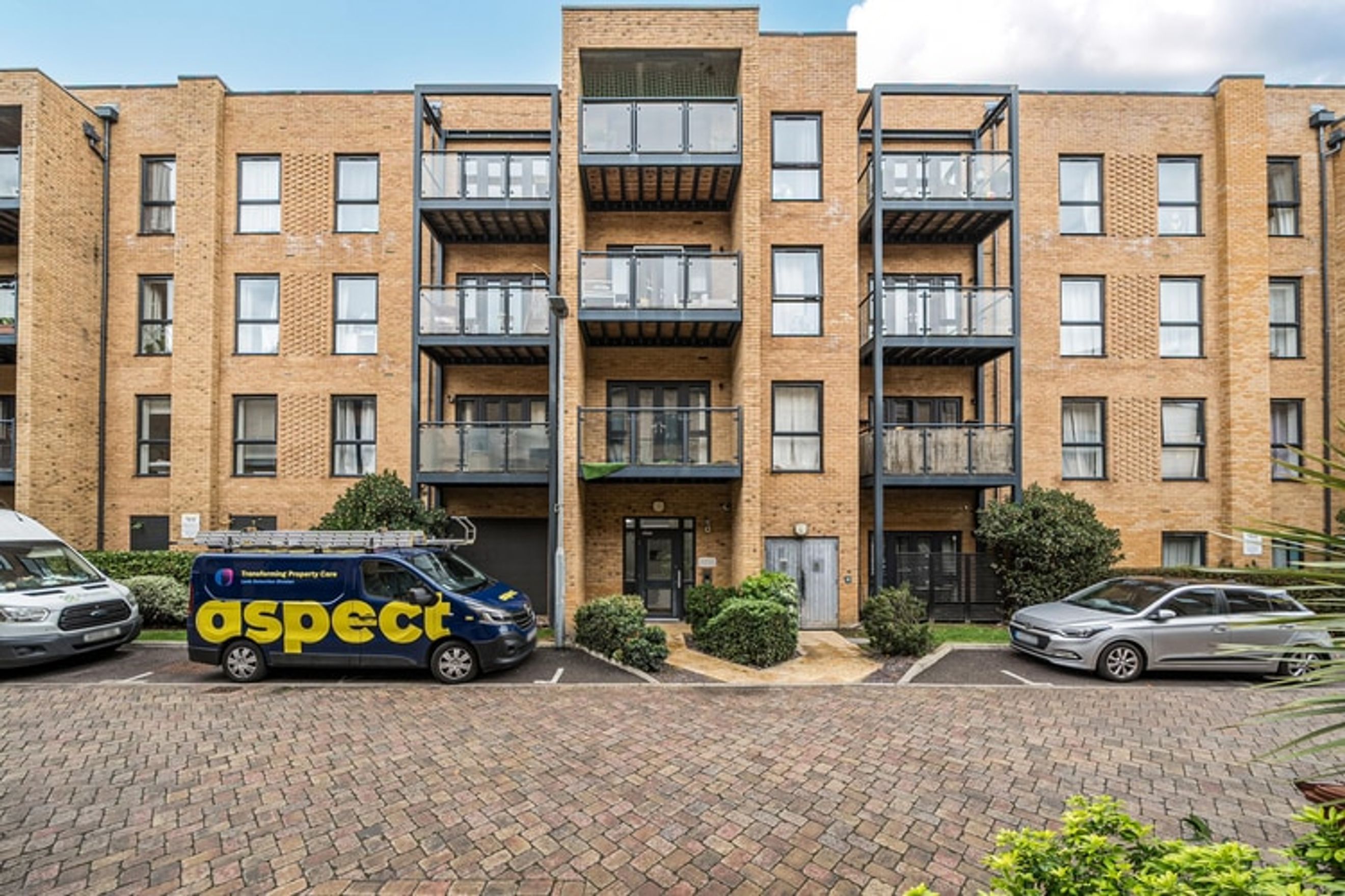 Property photo 13 of 15 for Chenille Court, Hackbridge Road