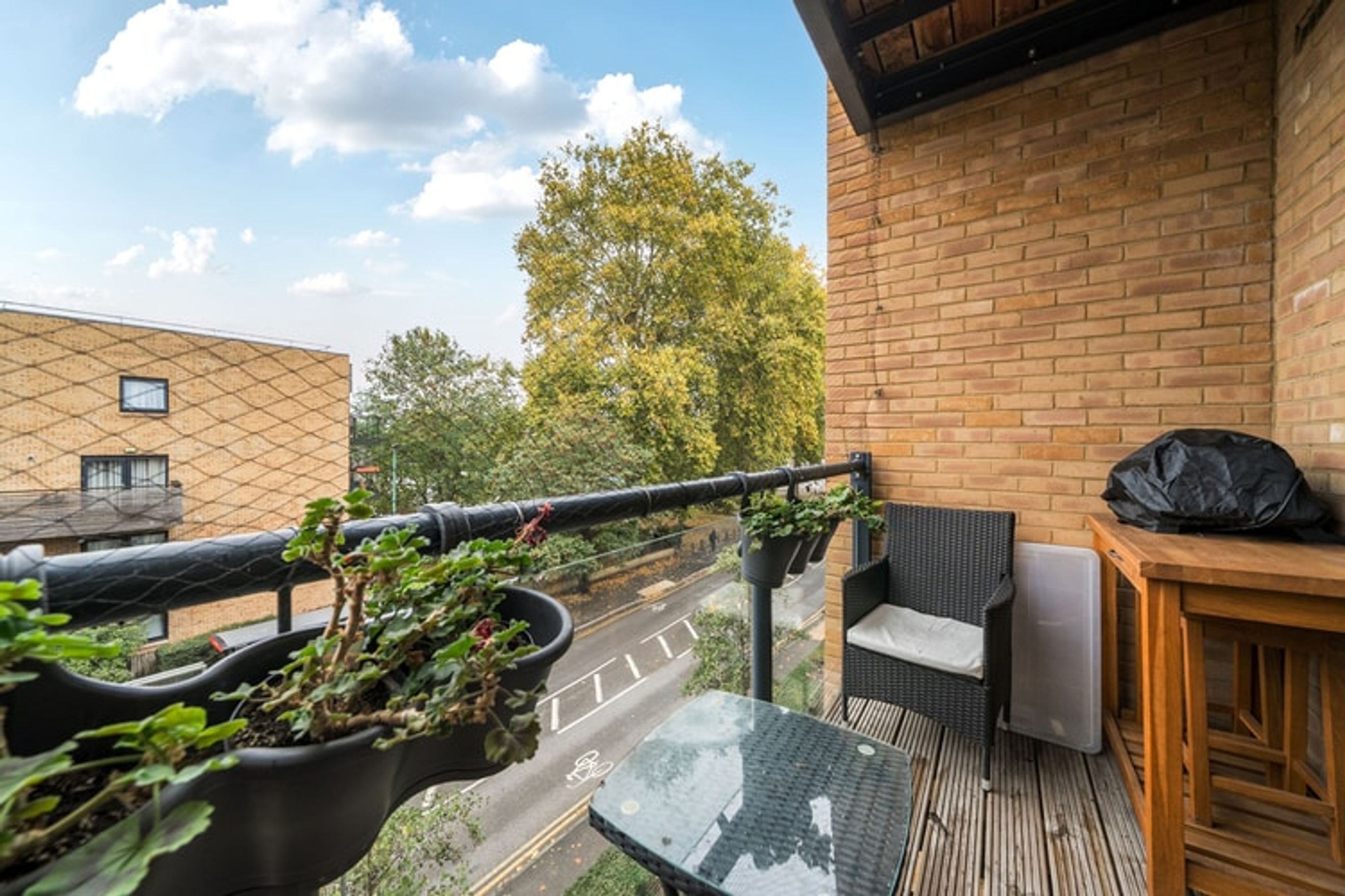 Property photo 11 of 15 for Chenille Court, Hackbridge Road