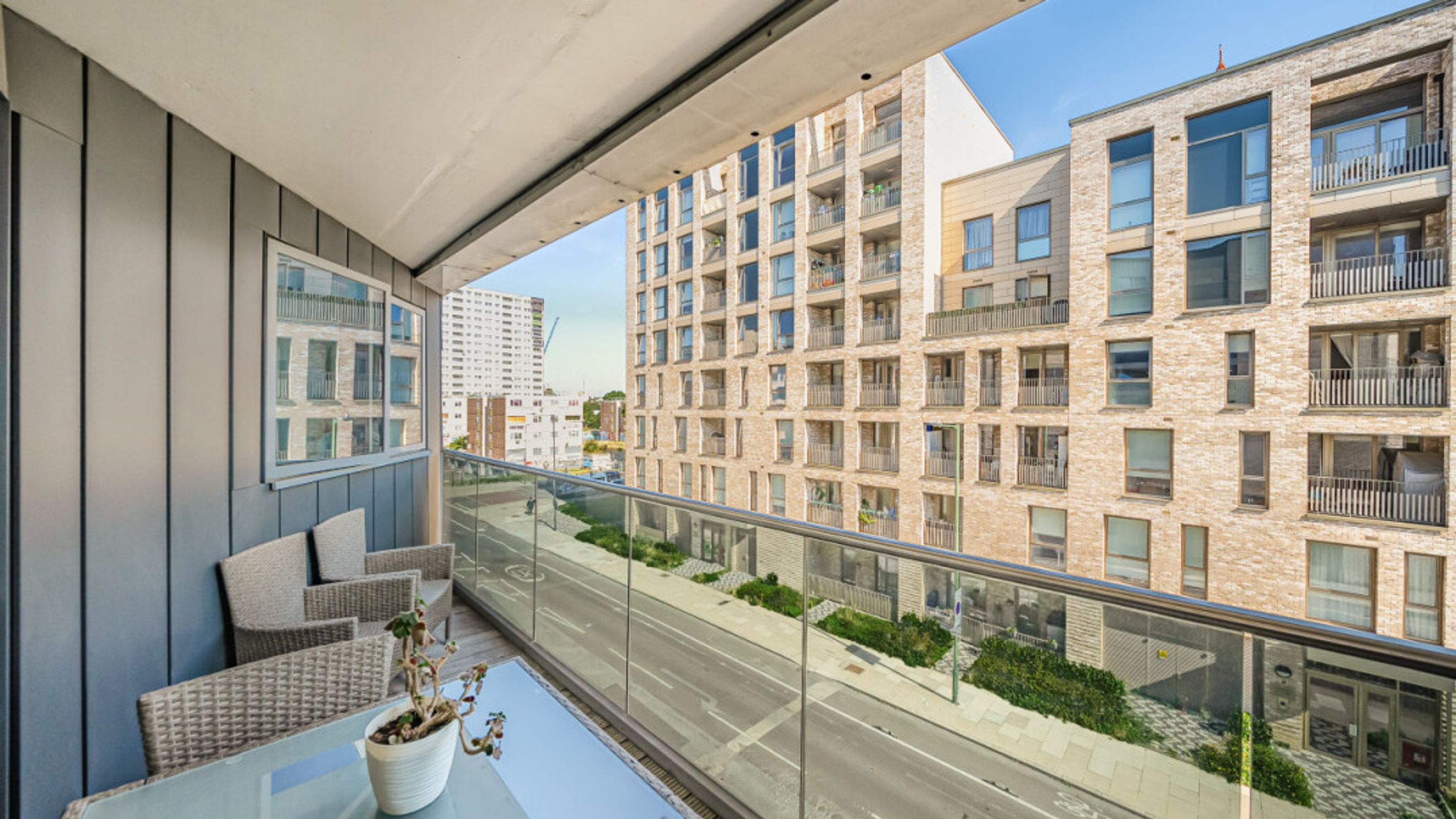 Property photo 2 of 32 for Franklin House,  