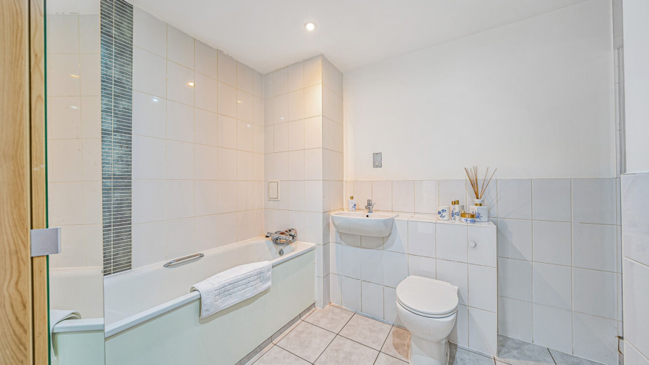 Property photo 19 of 32 for Franklin House,  