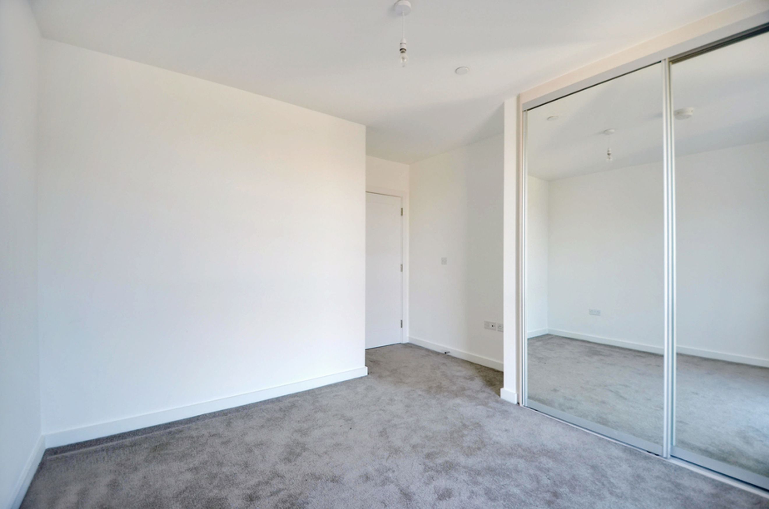 Property photo 5 of 22 for Hulford Apartments, London