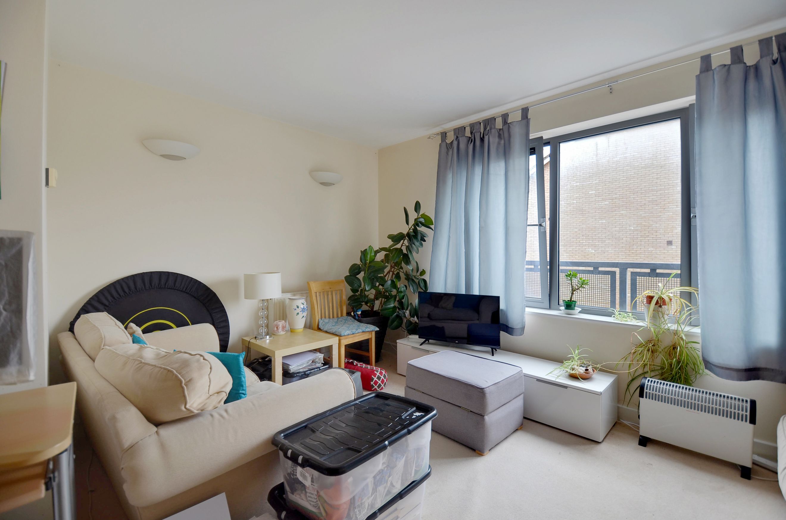Property photo 2 of 12 for Merbury Close, Greenwich