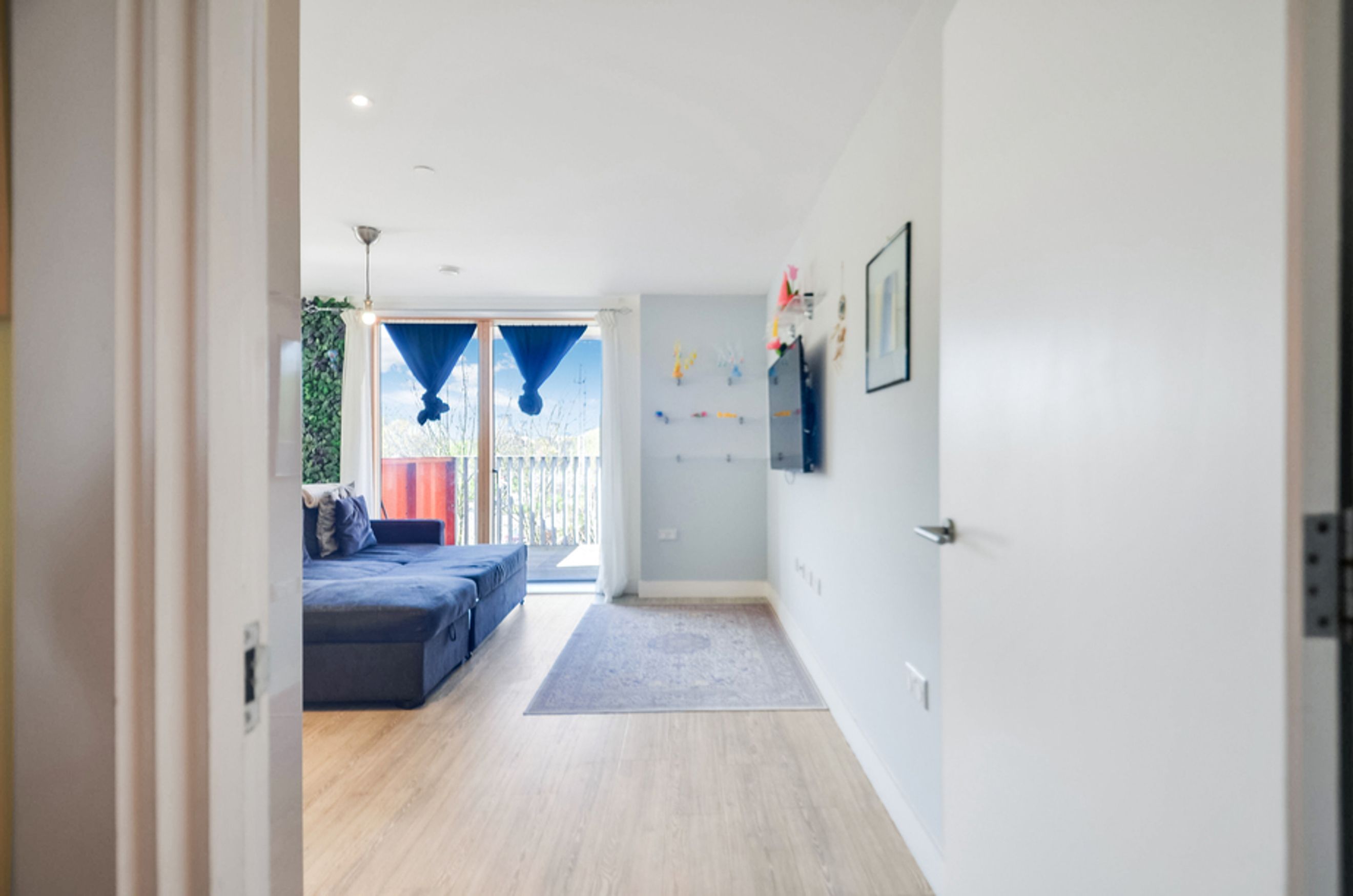 Property photo 7 of 27 for Galingale Court, Thames Reach