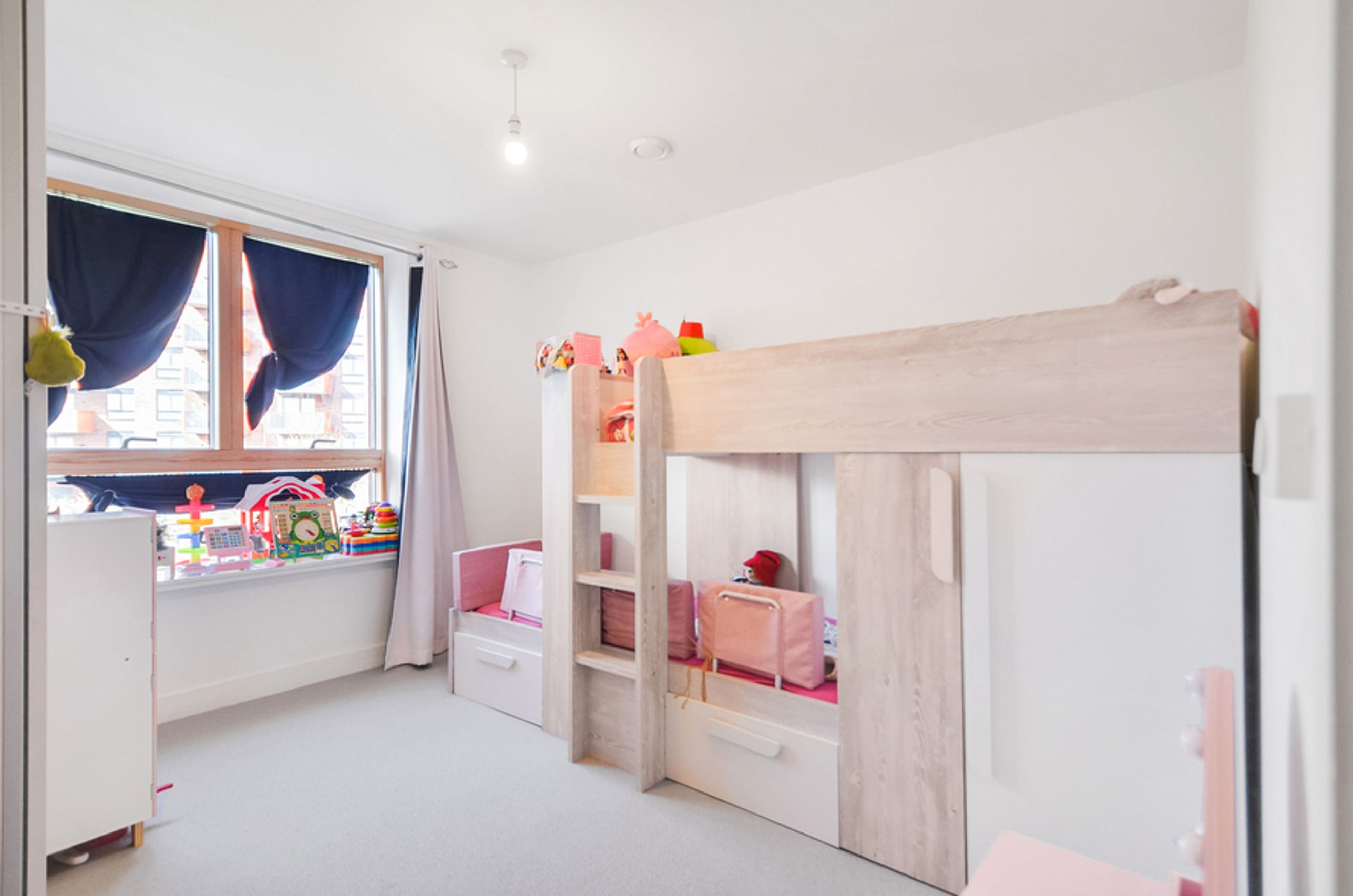 Property photo 13 of 27 for Galingale Court, Thames Reach