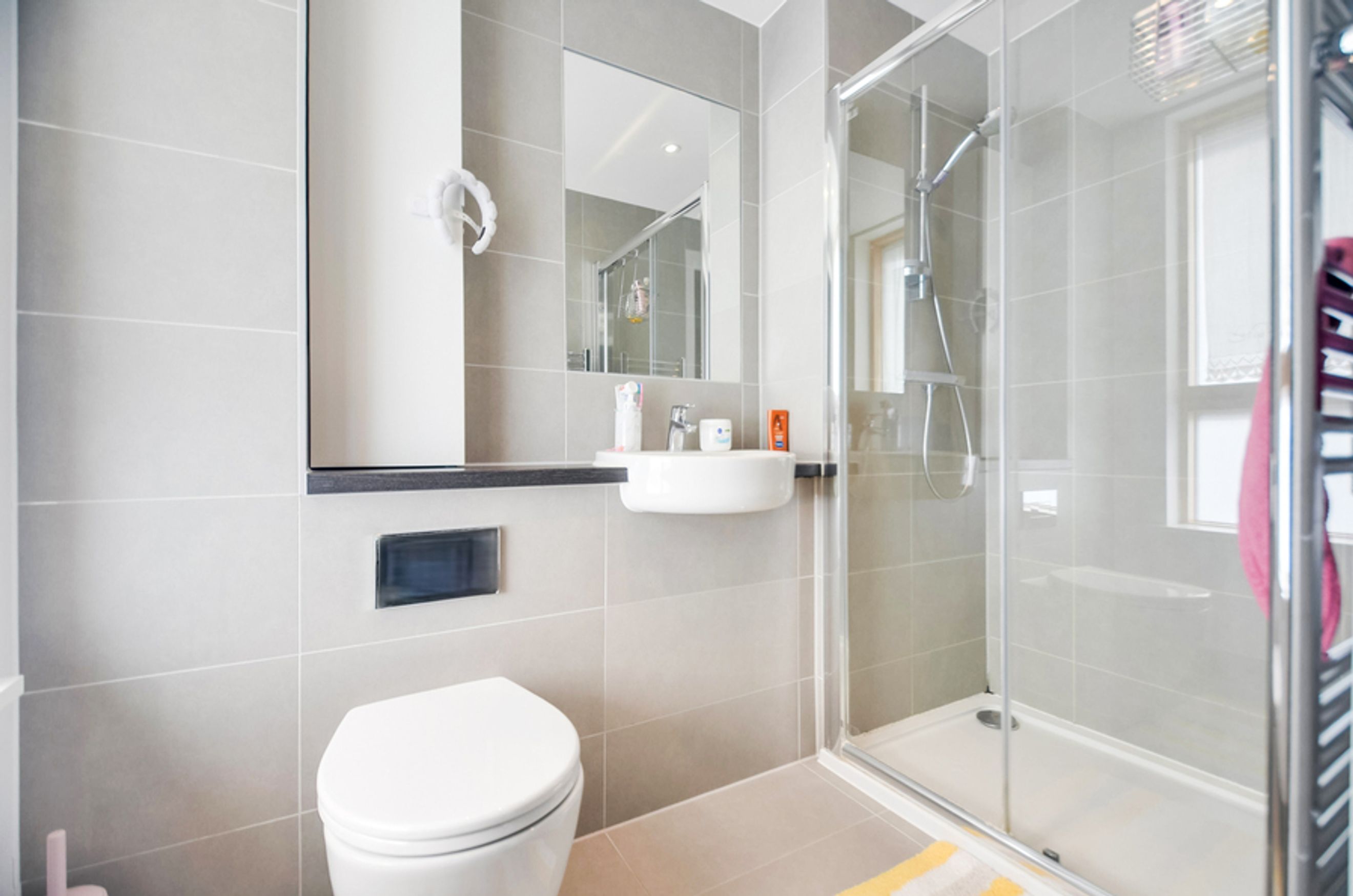 Property photo 19 of 27 for Galingale Court, Thames Reach