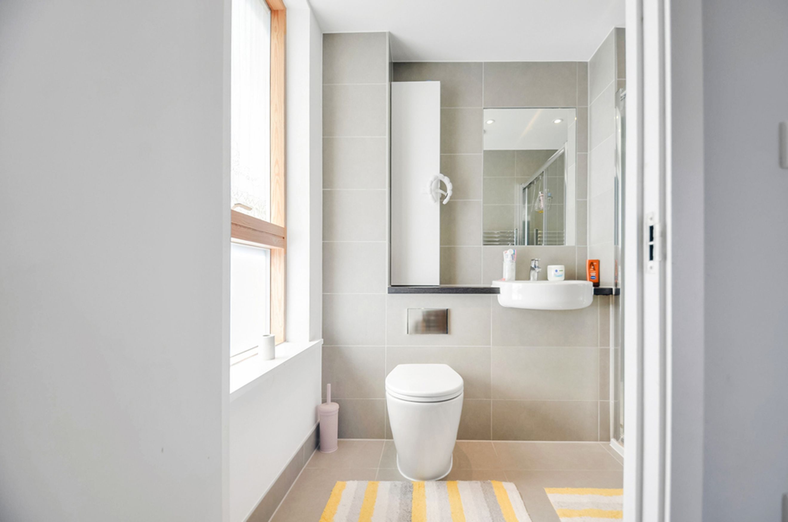 Property photo 20 of 27 for Galingale Court, Thames Reach