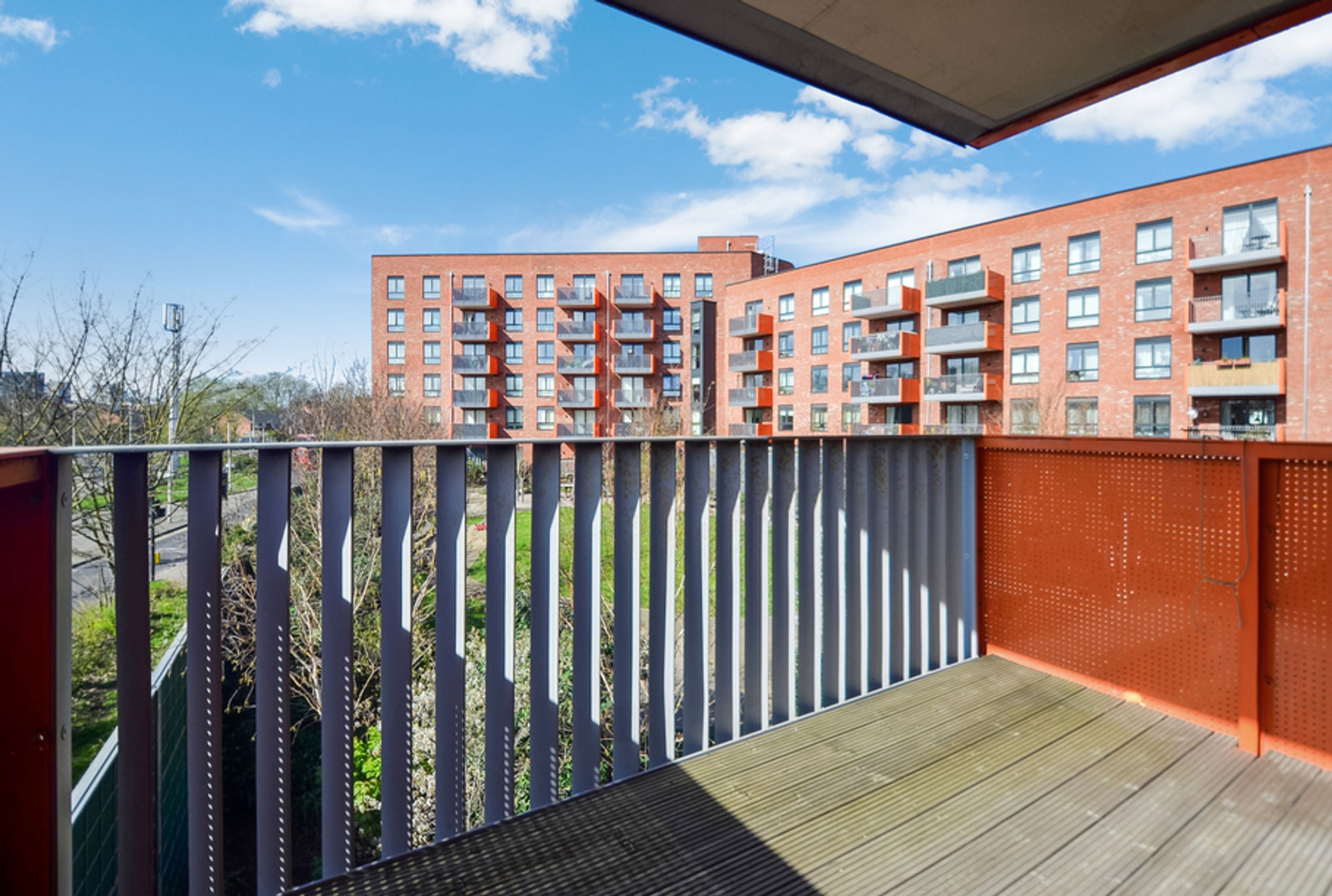 Property photo 25 of 27 for Galingale Court, Thames Reach