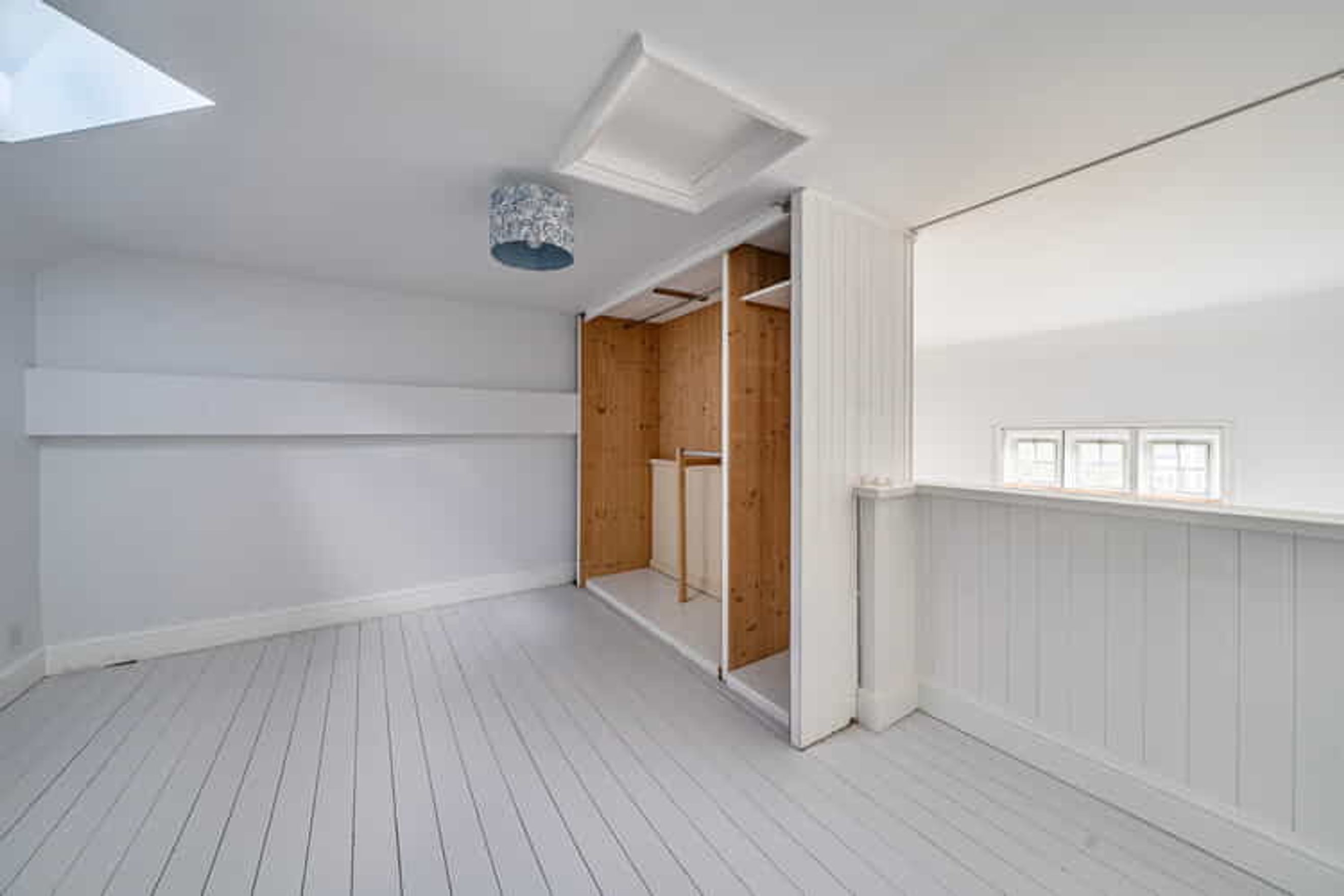 Property photo 11 of 20 for Old School Court, Drapers Road