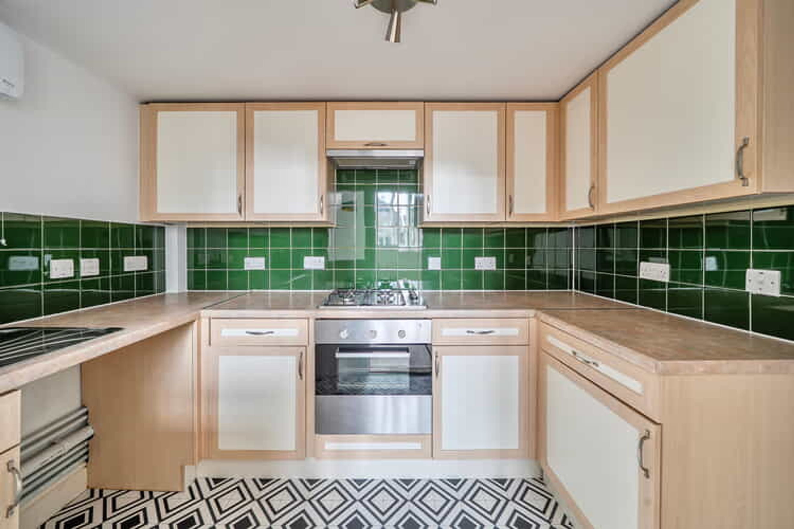 Property photo 8 of 20 for Old School Court, Drapers Road